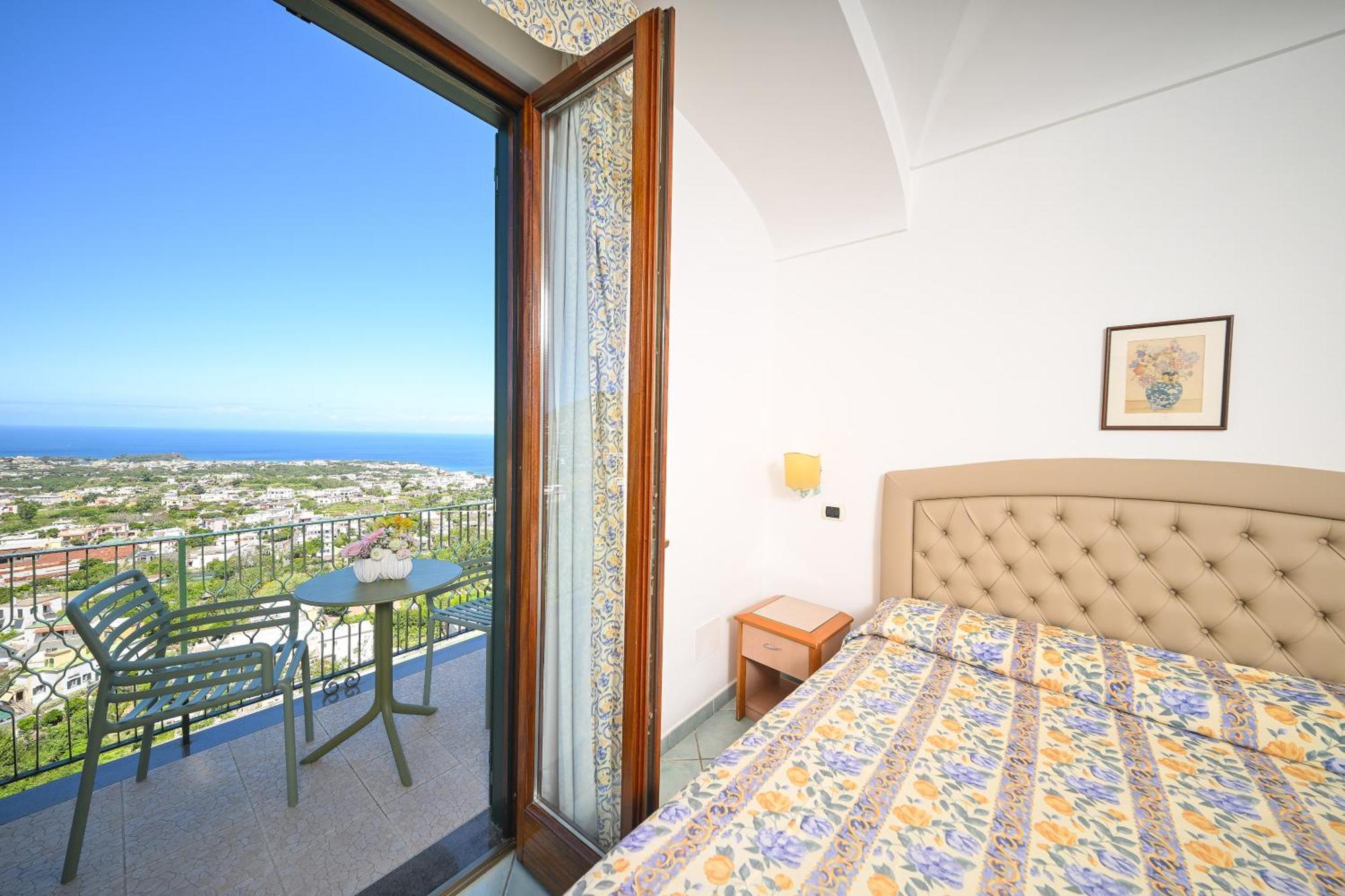 Double or Twin Room Sea View