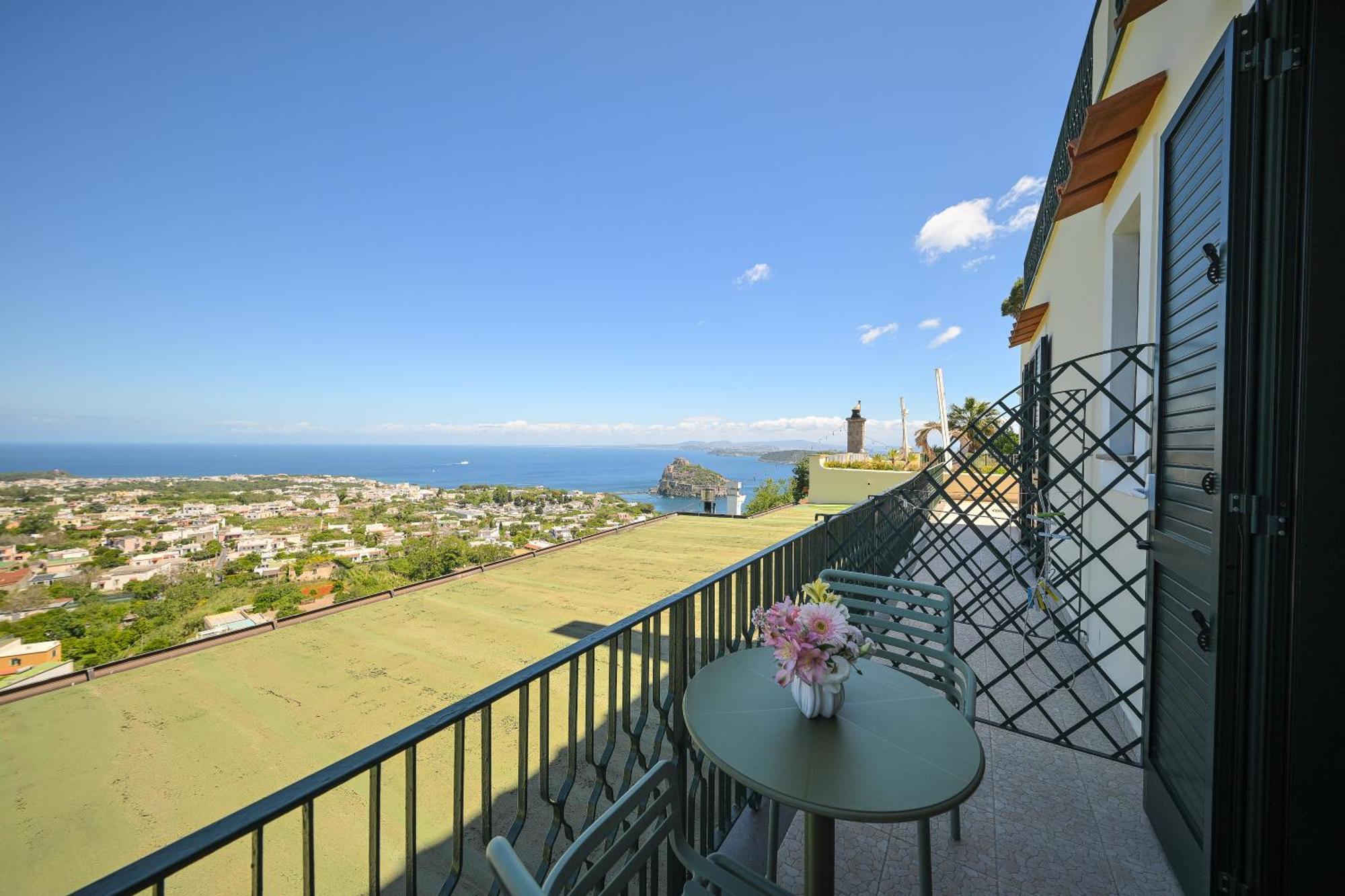 Double or Twin Room Sea View