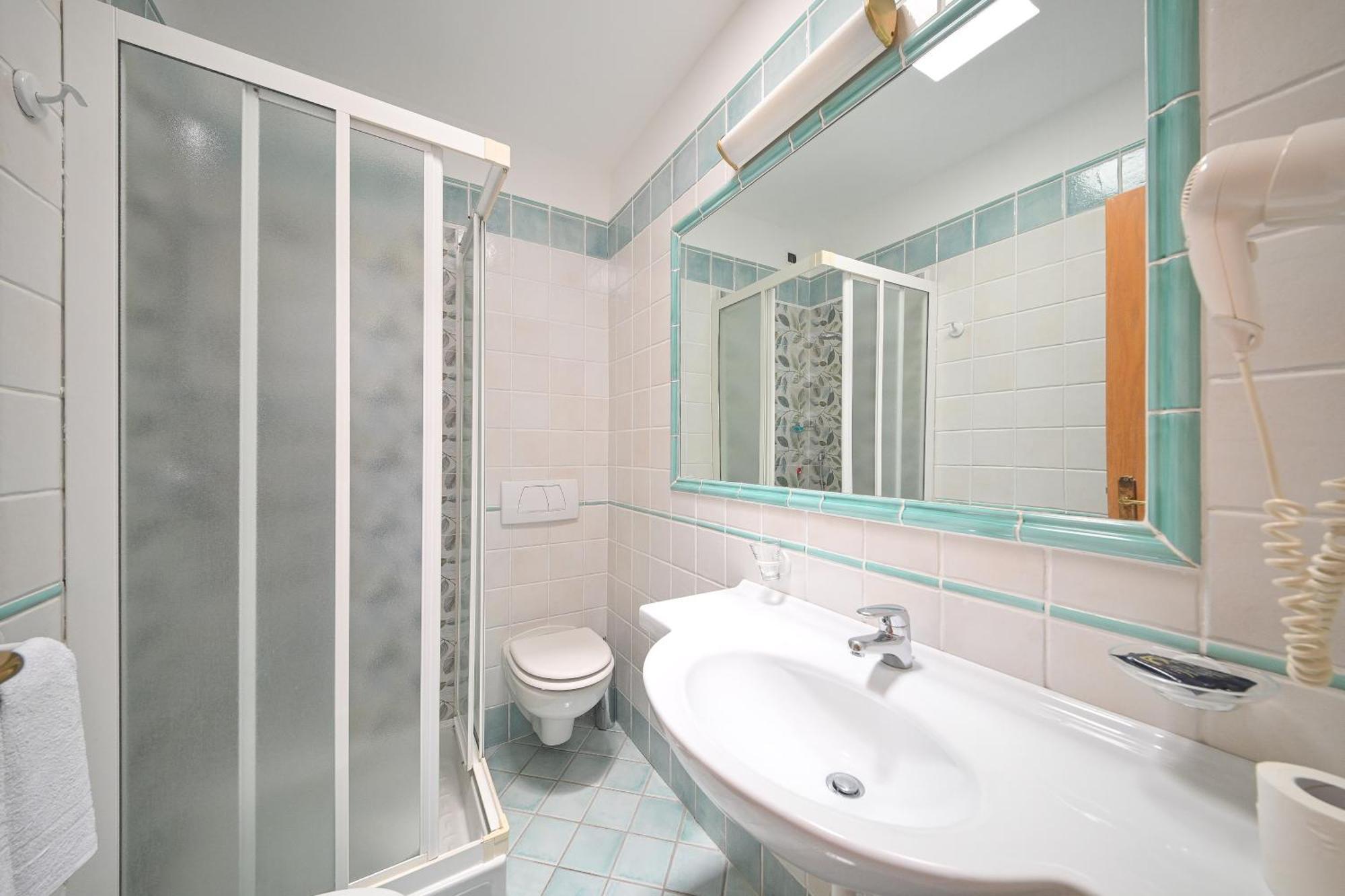 Double or Twin Room Sea View