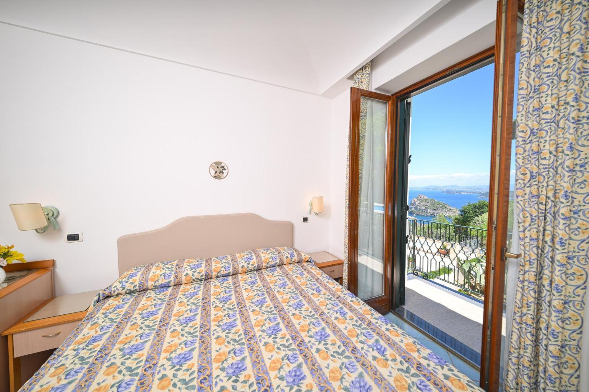 Double or Twin Room Sea View