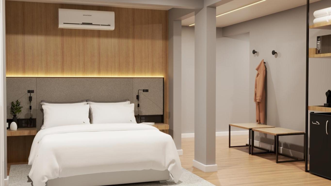 Deluxe Queen Room