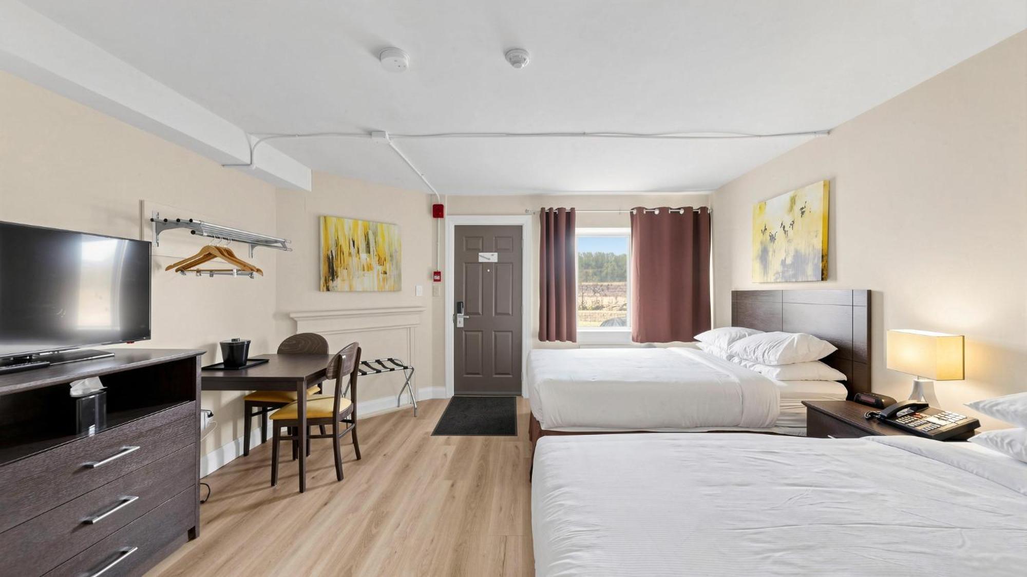 Two Queen Beds Ground floor exterior Access only