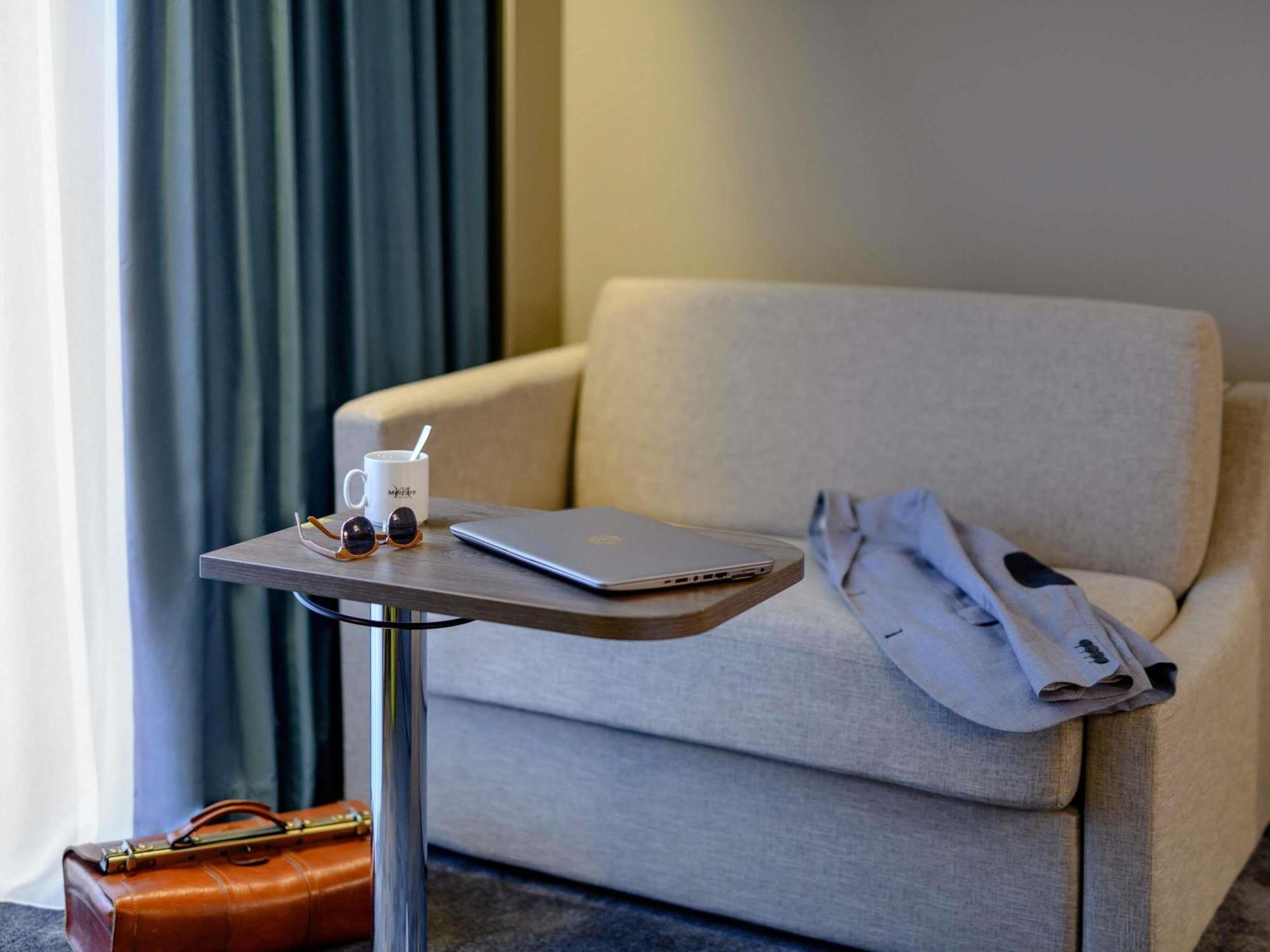 Superior Queen Room Sofa Bed