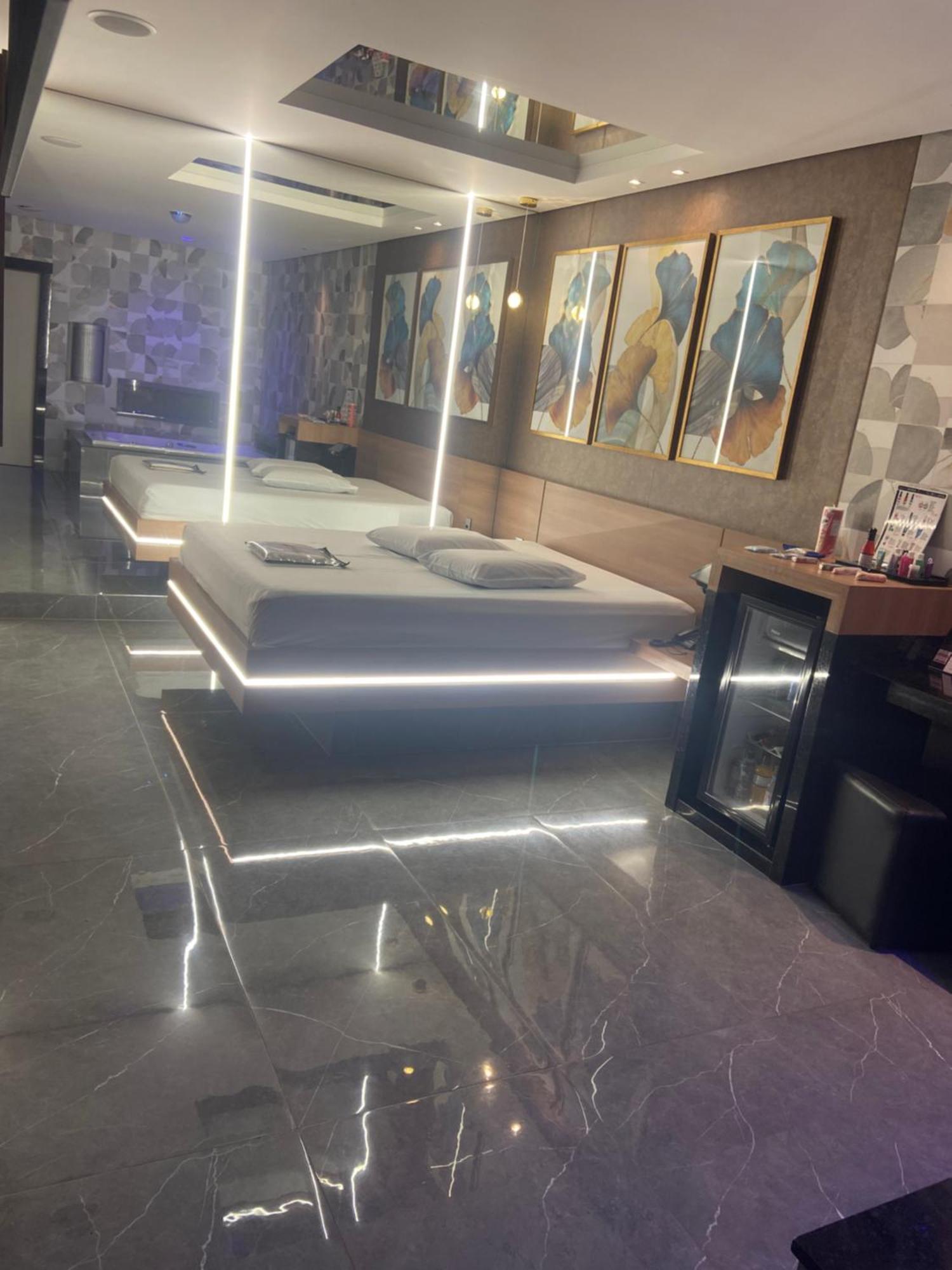 Deluxe Suite Spa Bath