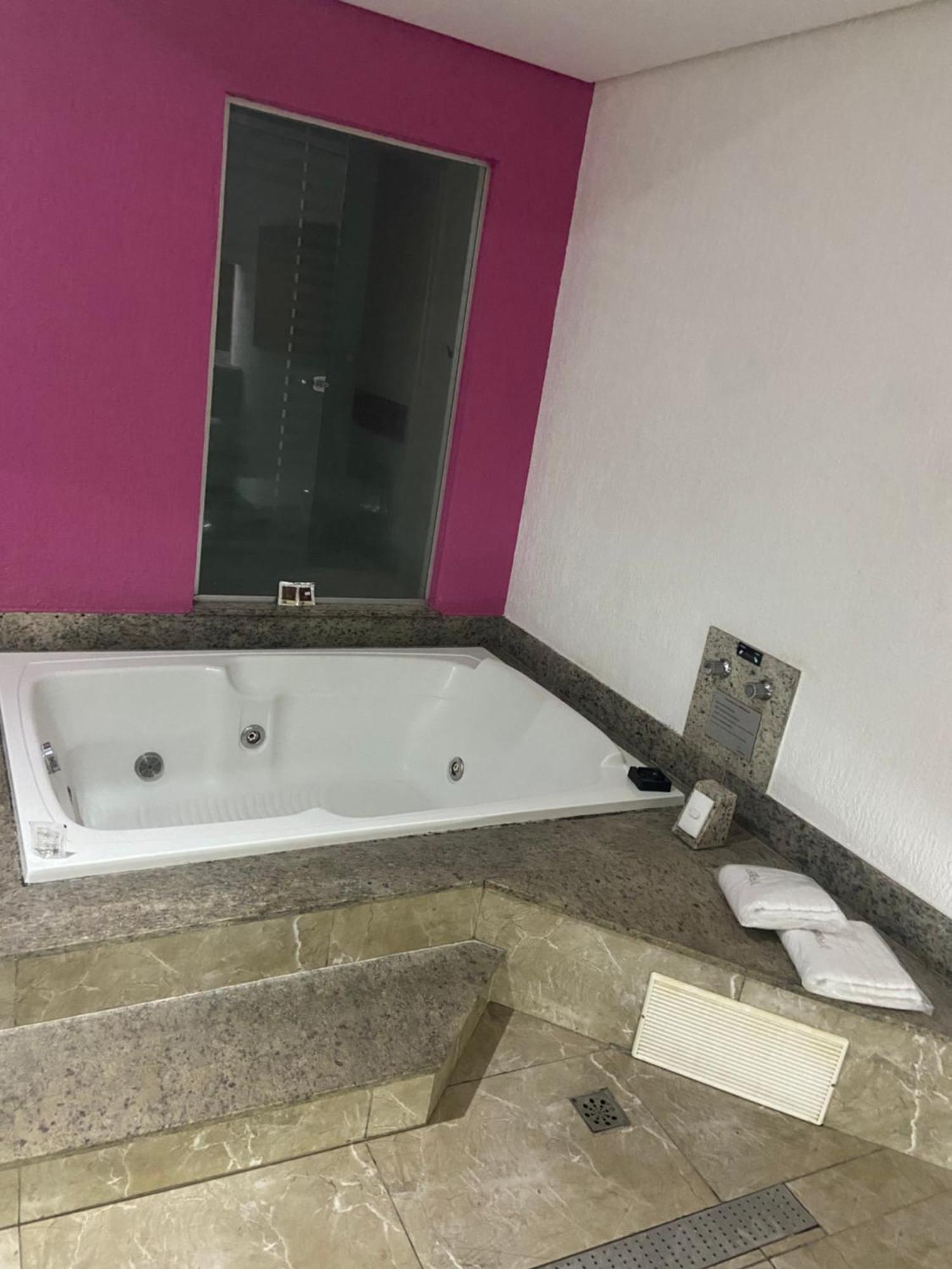 Suite Hot Tub