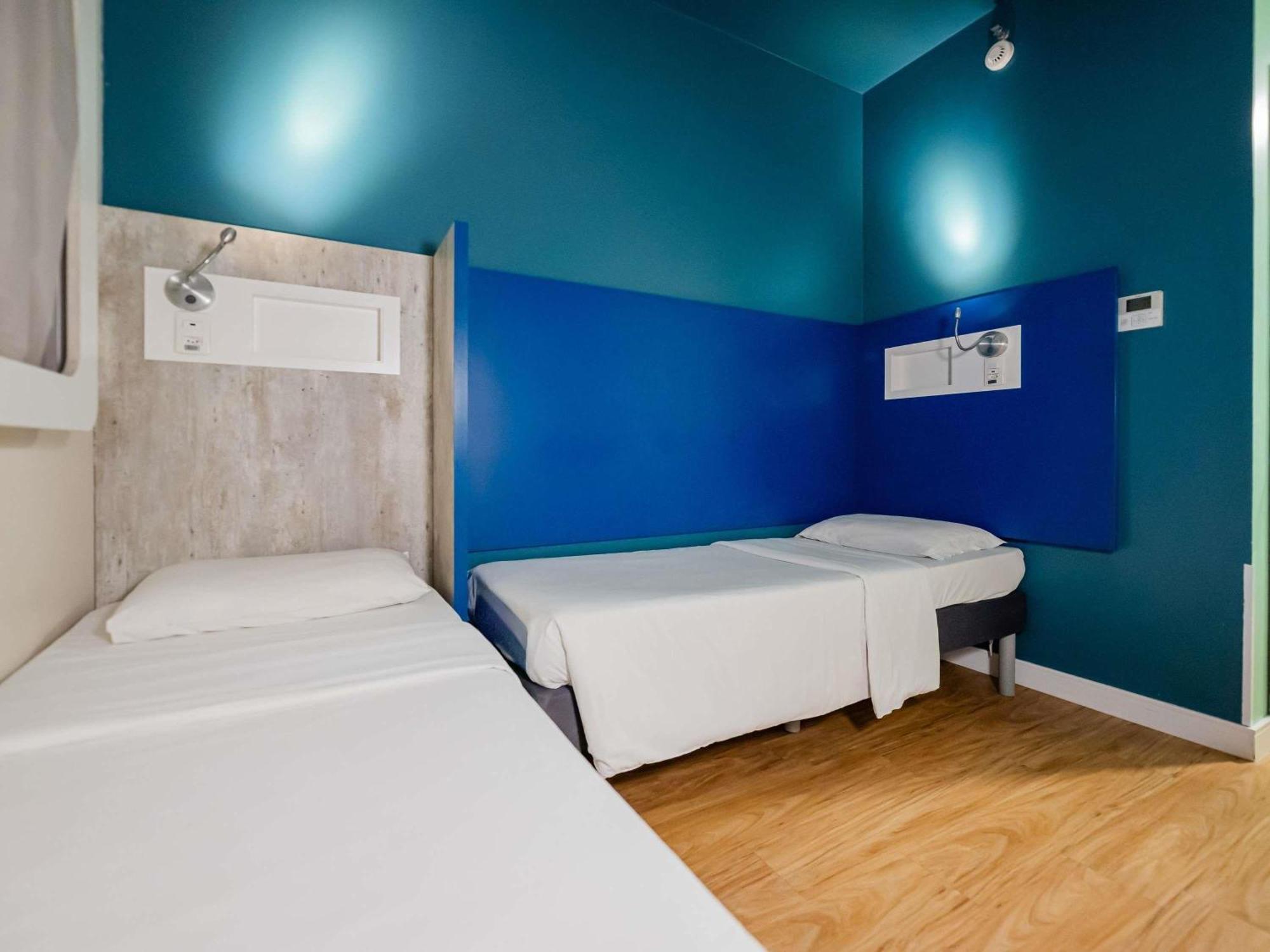 Apartment Twin Beds