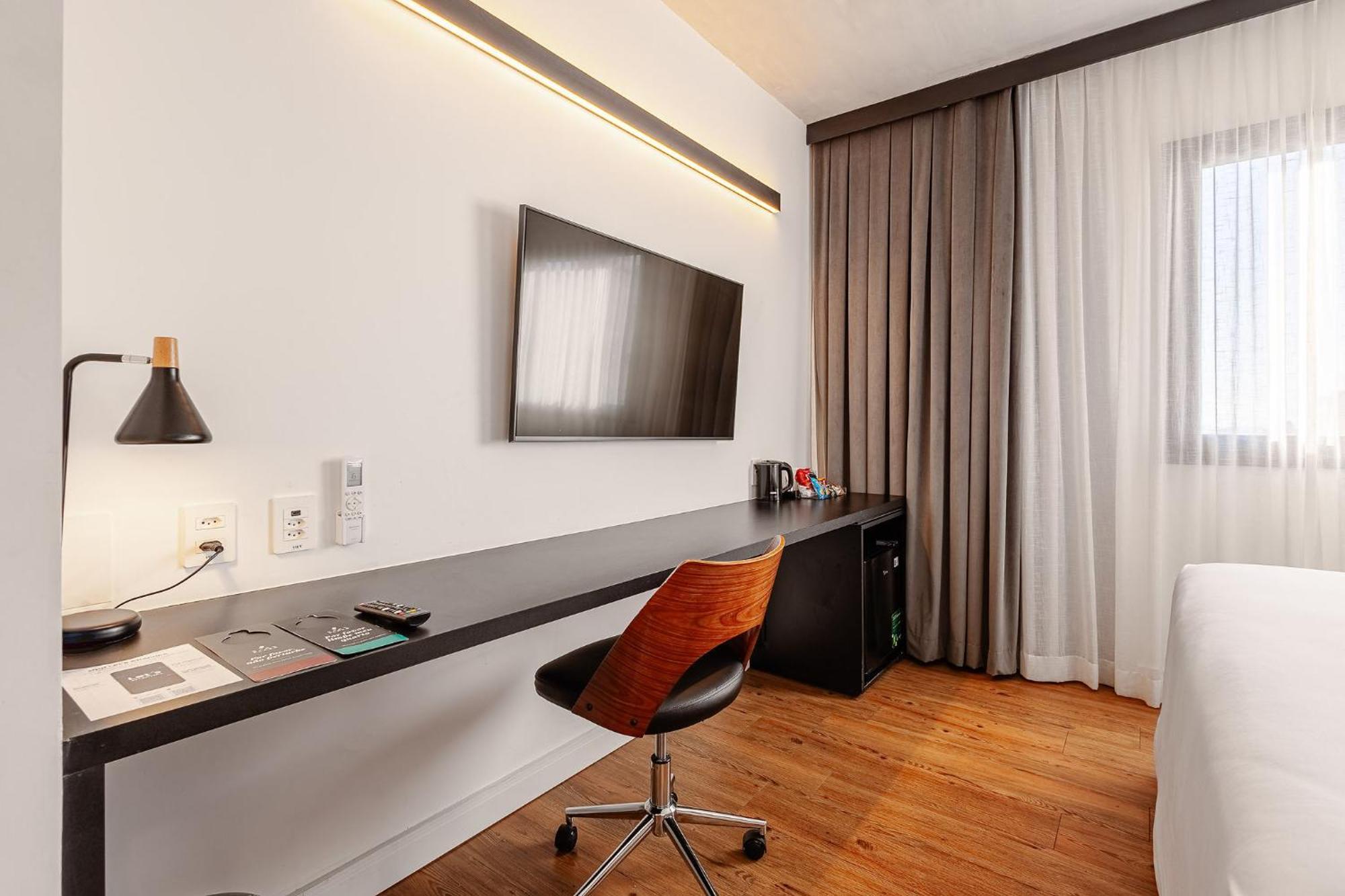 Deluxe Queen Room