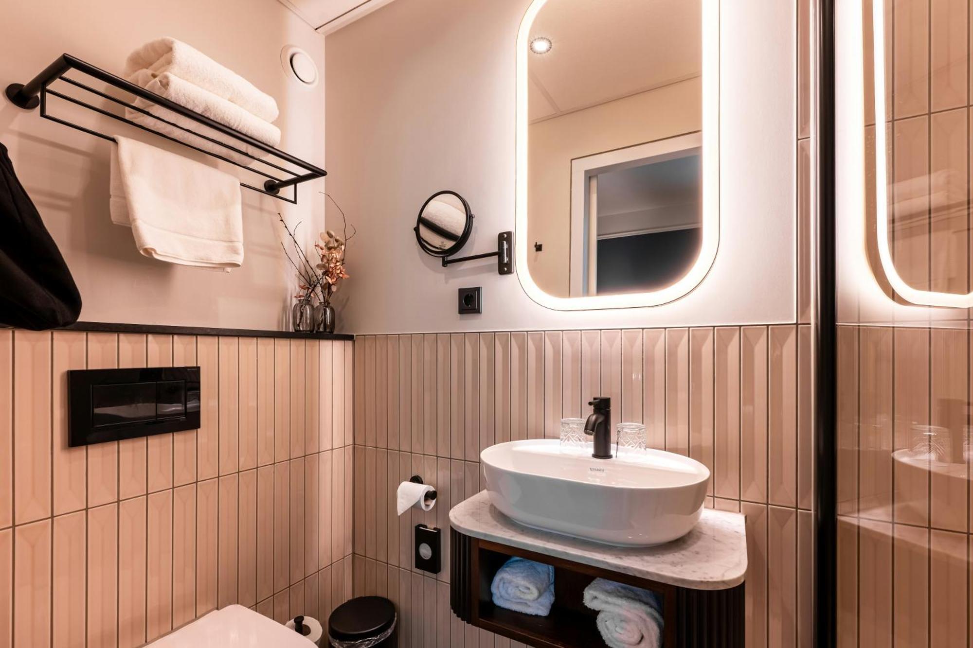 Small Room 1 Double Bed