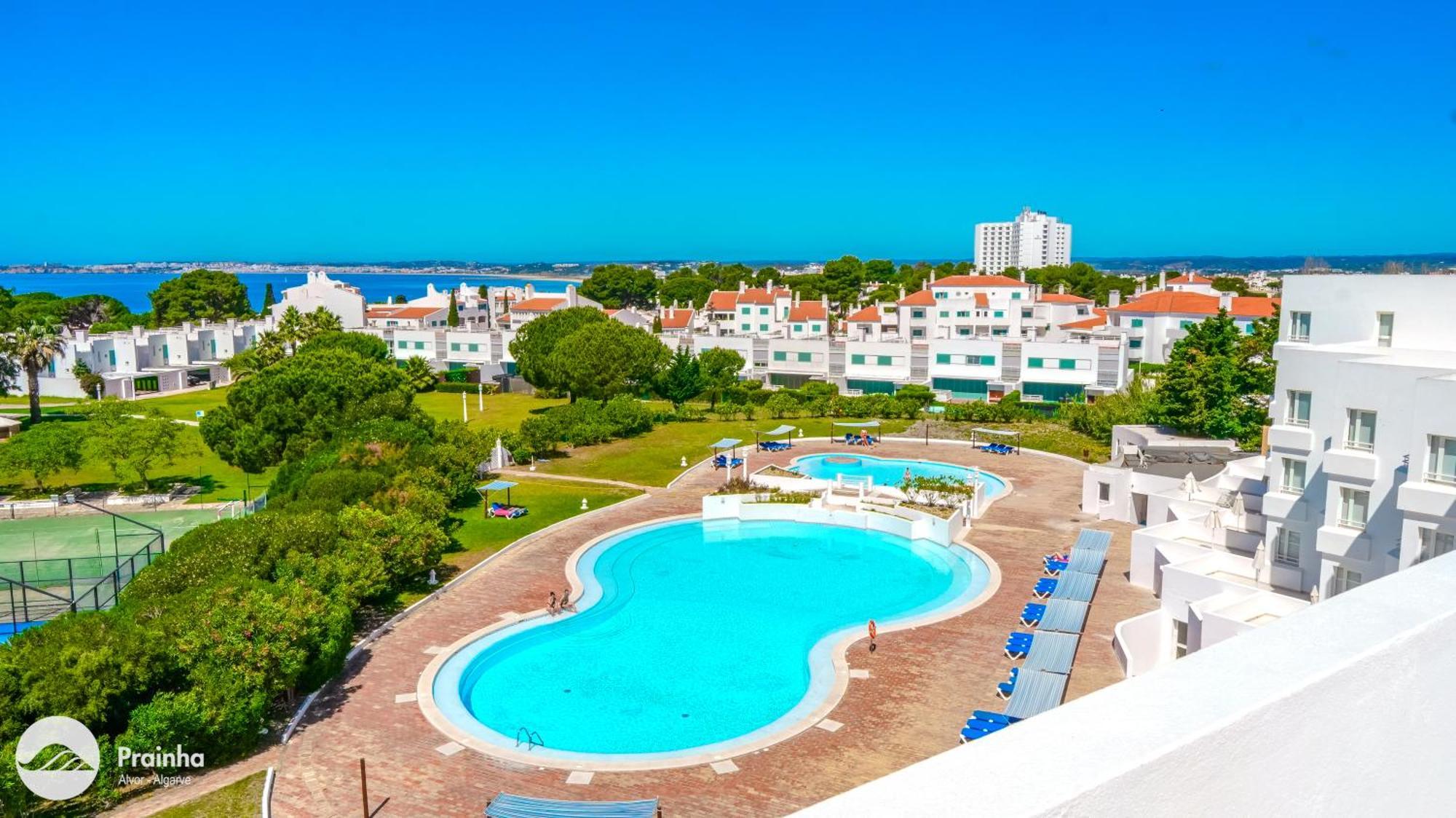 One-Bedroom Apartment Sea View