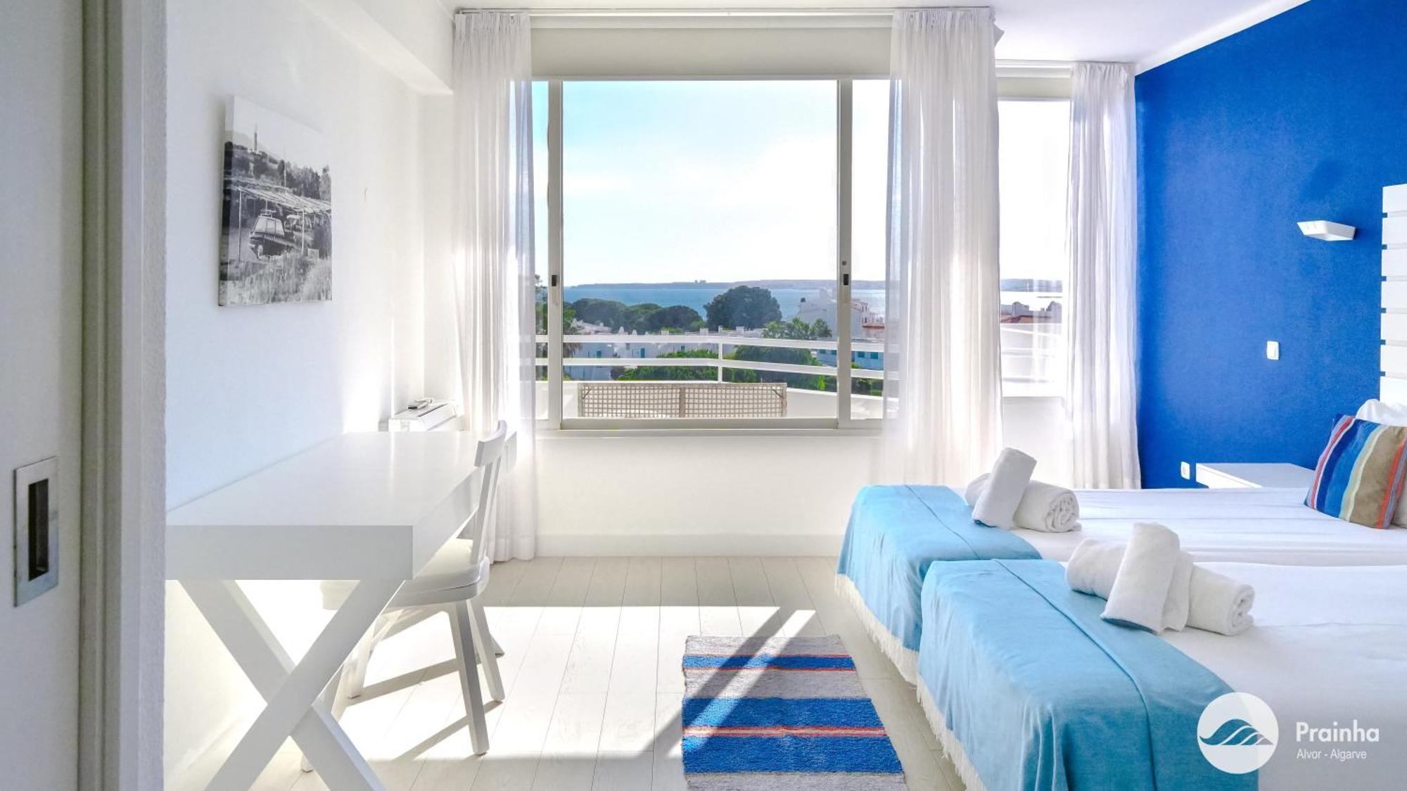 Master One-Bedroom Apartment Sea View