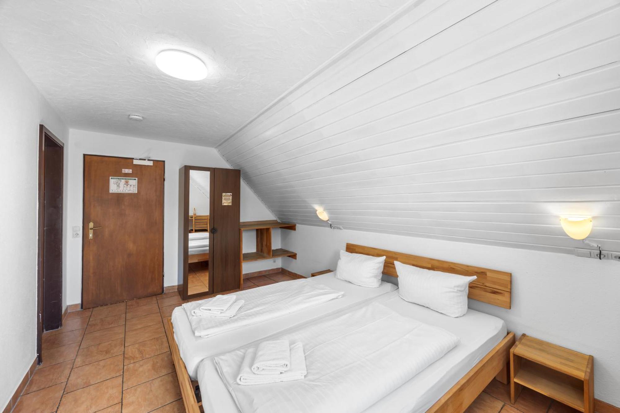 5-Bed Room