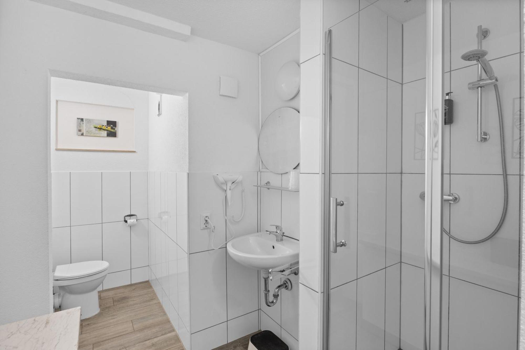 5-Bed Room