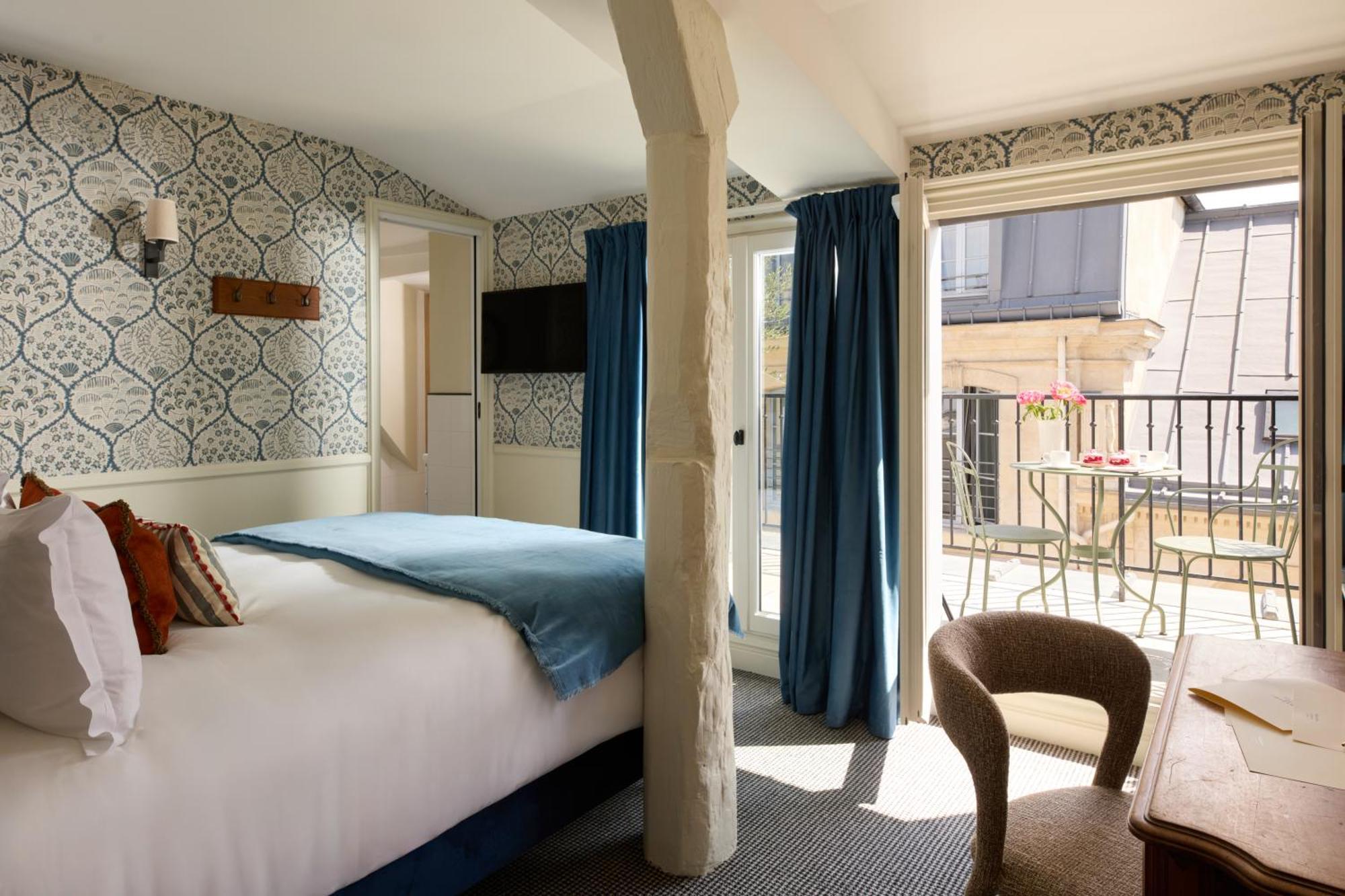 Balcony Room