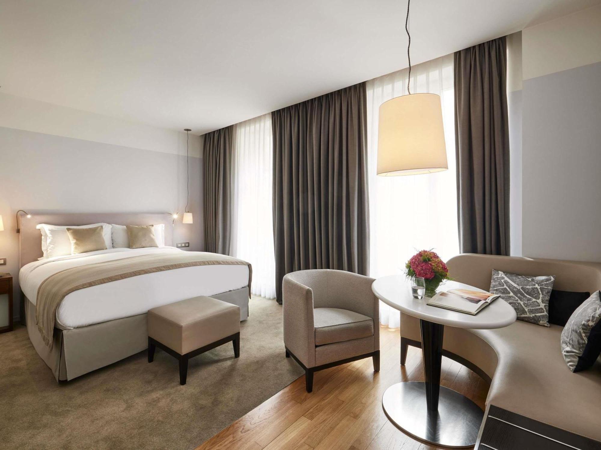Premium Junior King Suite