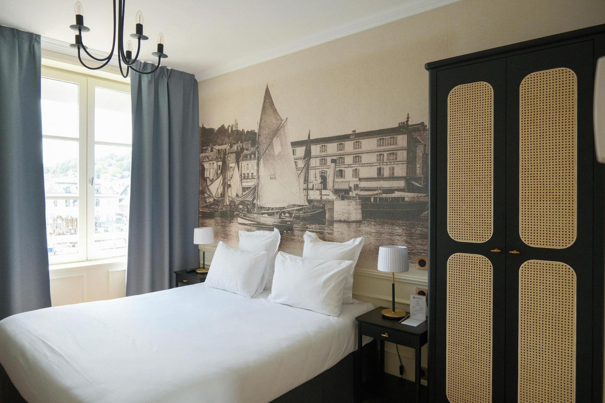 Superior Triple Room Harbour Entrance View