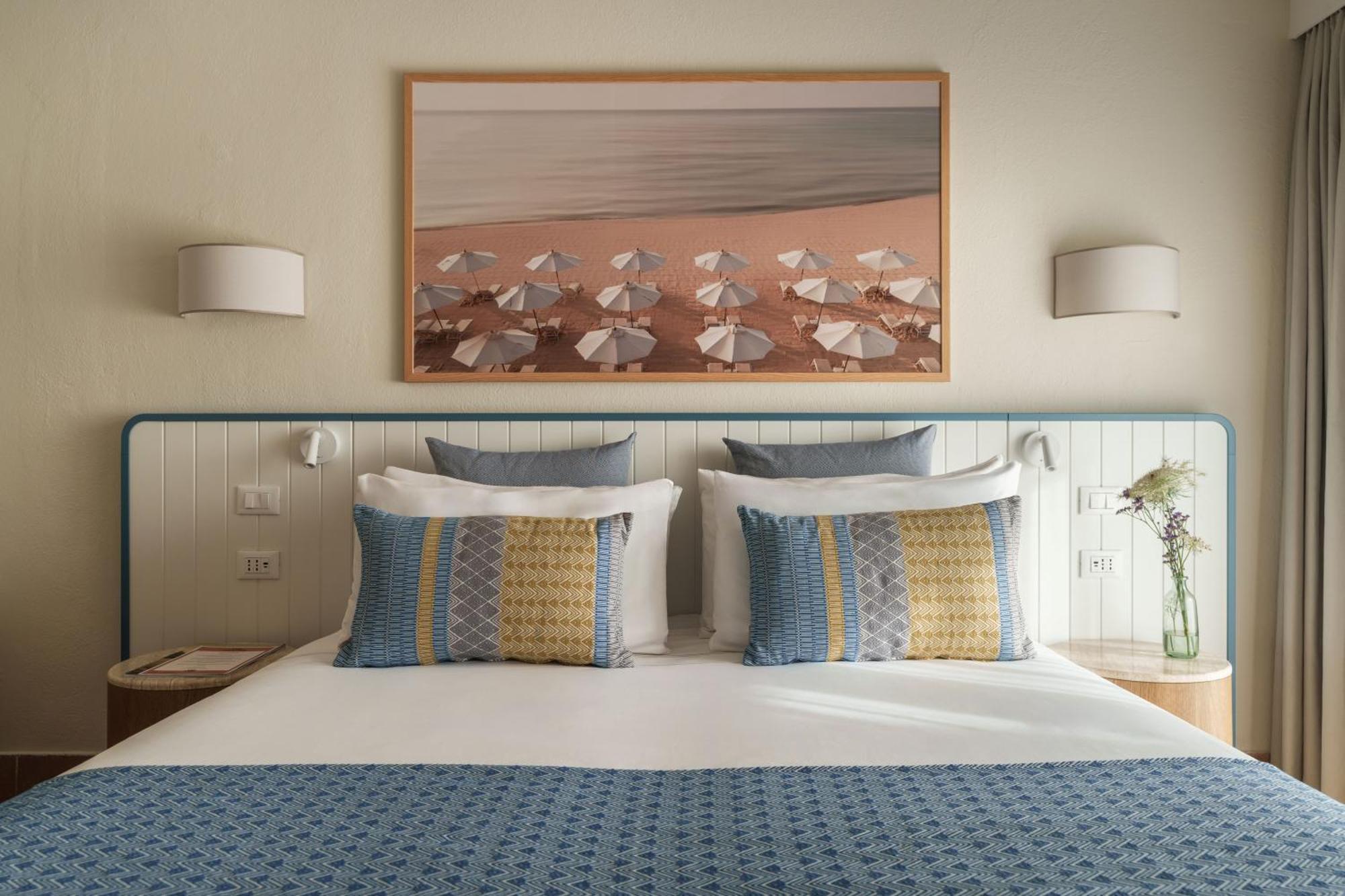 Double or Twin Room Garden View