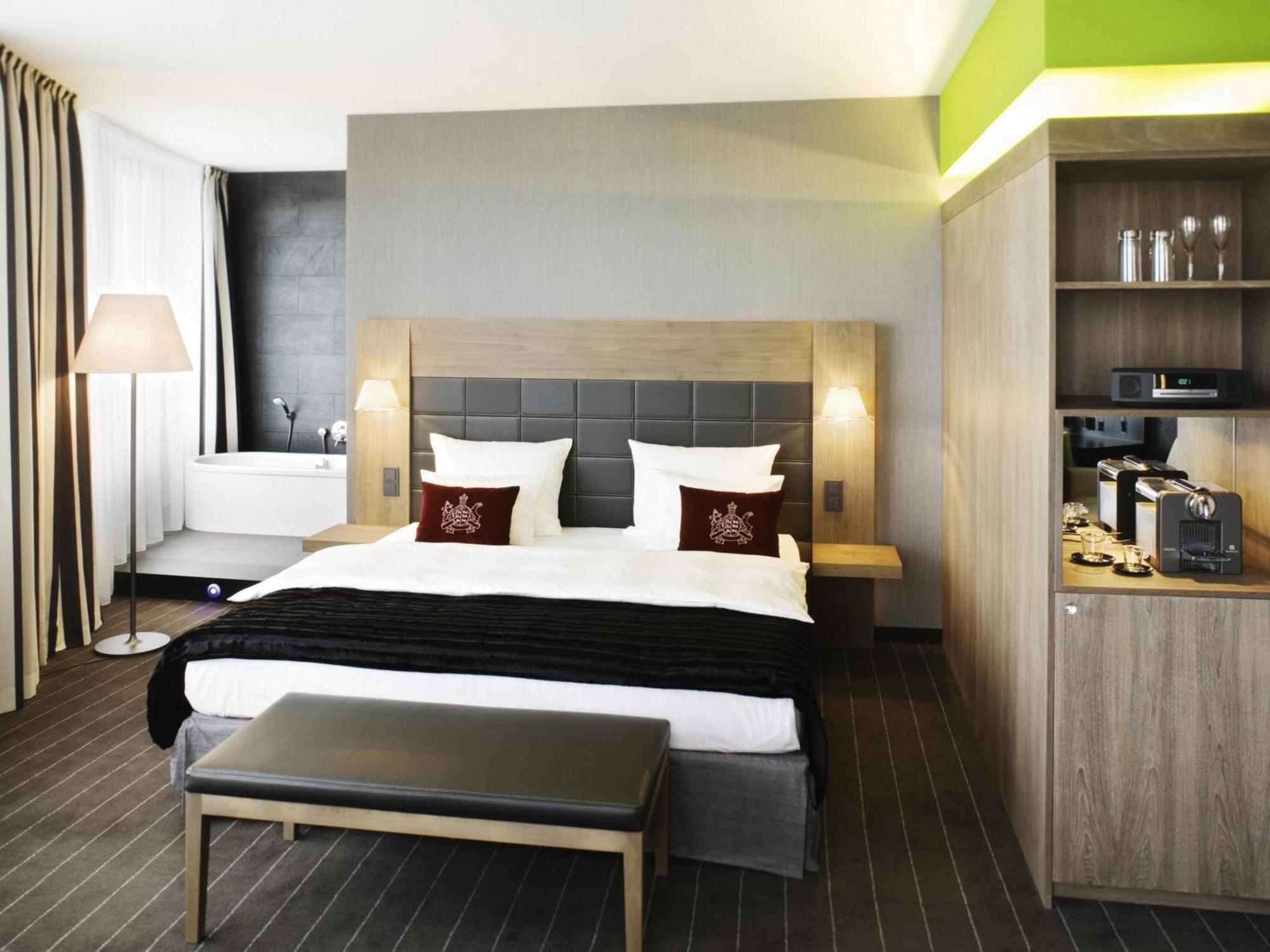Junior King Suite