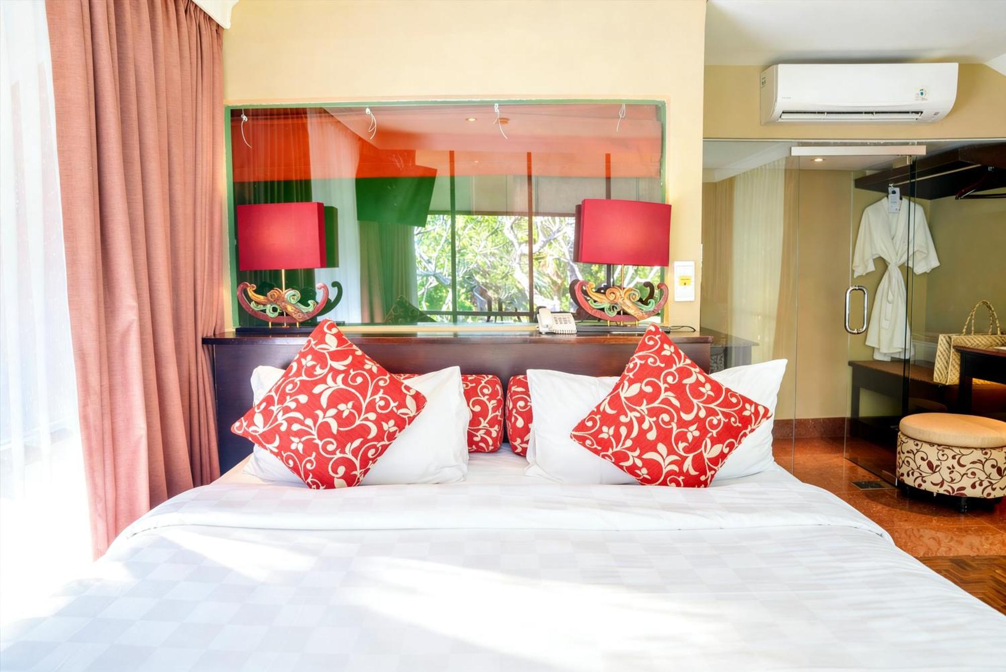 Deluxe Double or Twin Rooms