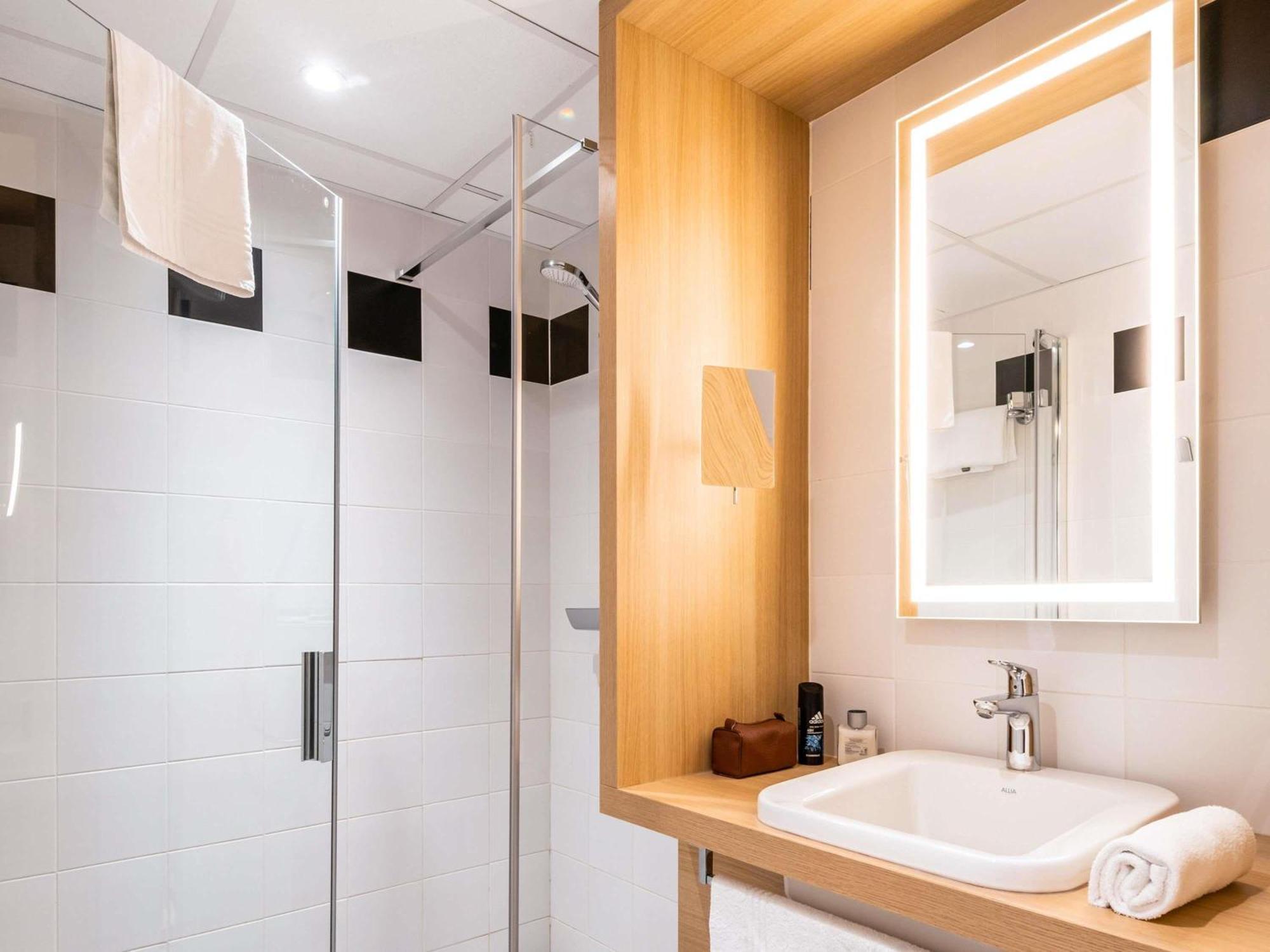 Classic Room 1 Double Bed access to the Spa
