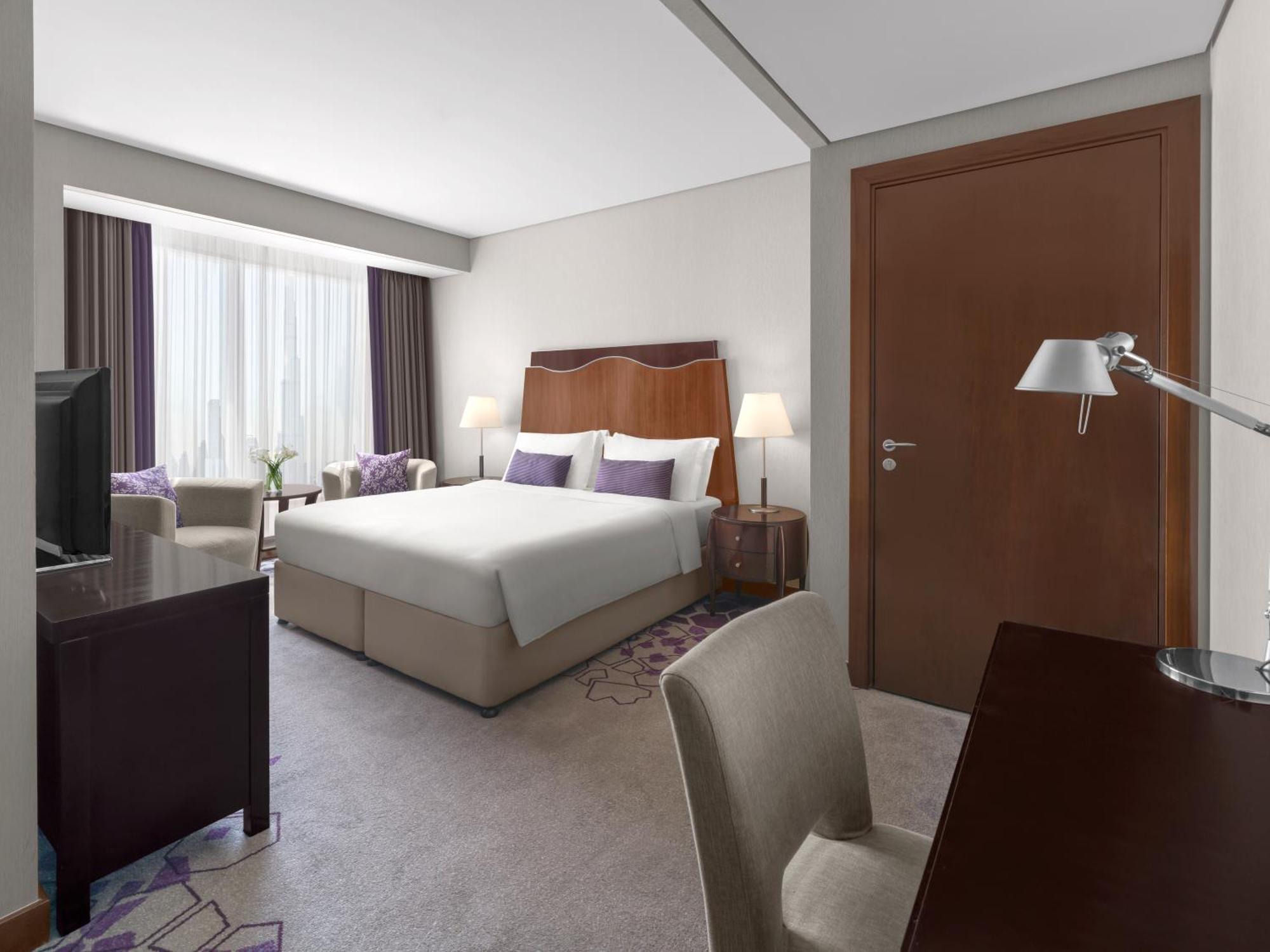 Guest Room – King Bed