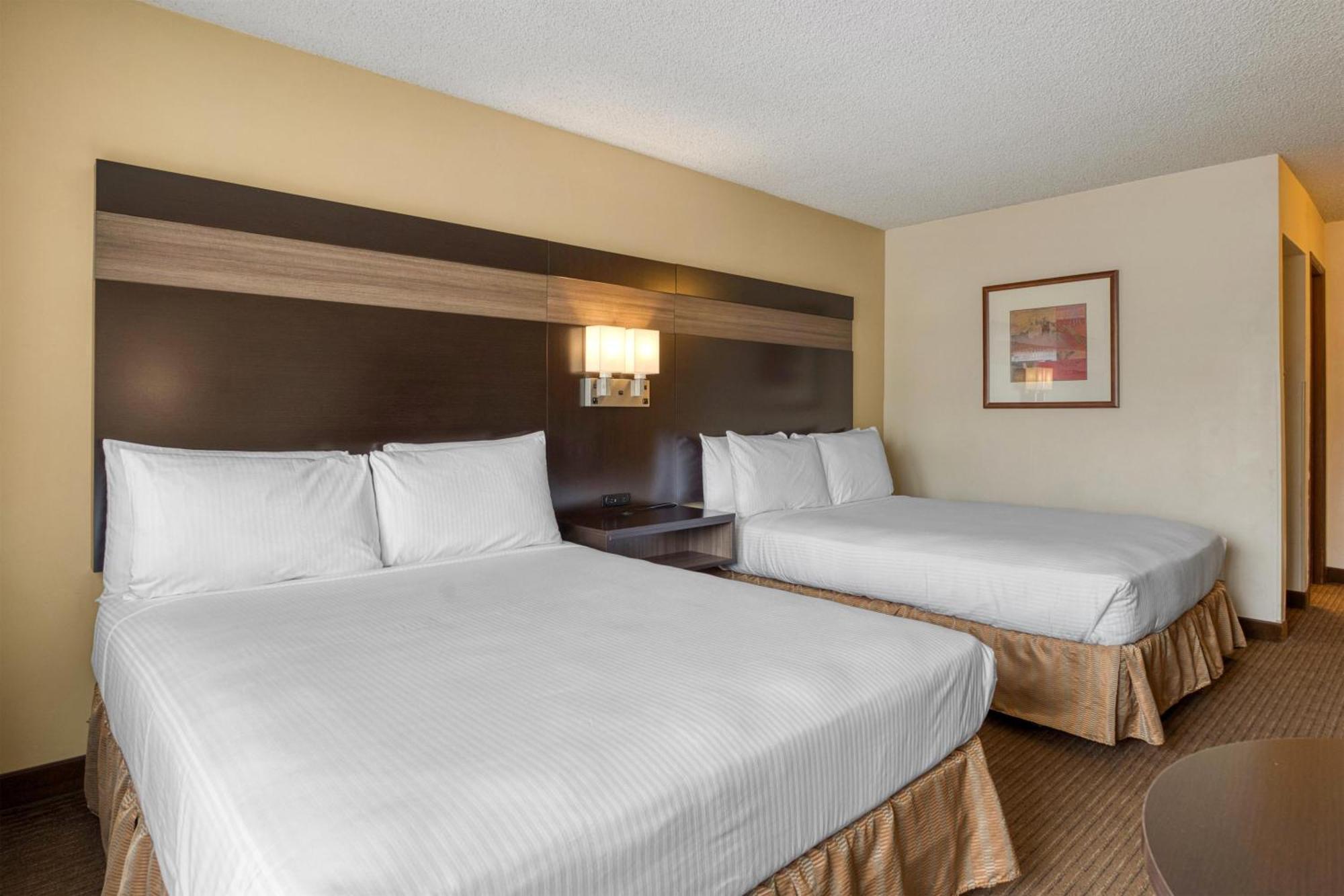 Queen Room Two Queen Beds Balcony