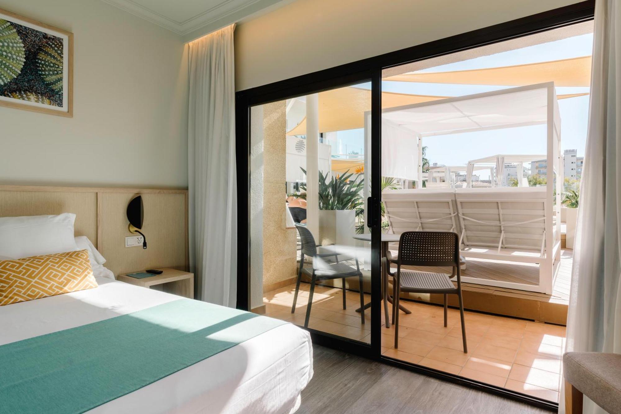 Premium Double Room Bali Bed My Favorite Club