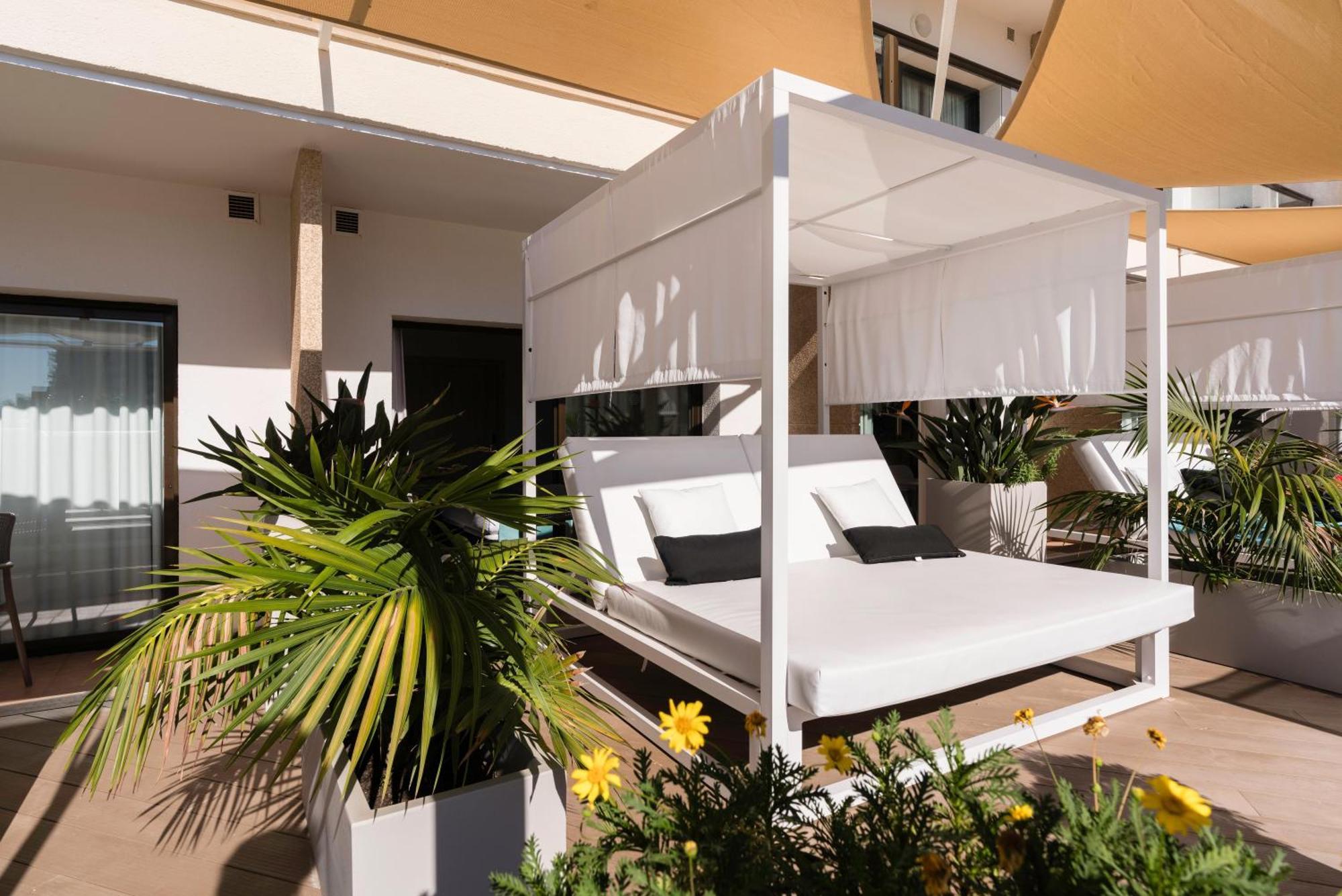 Premium Double Room Bali Bed My Favorite Club