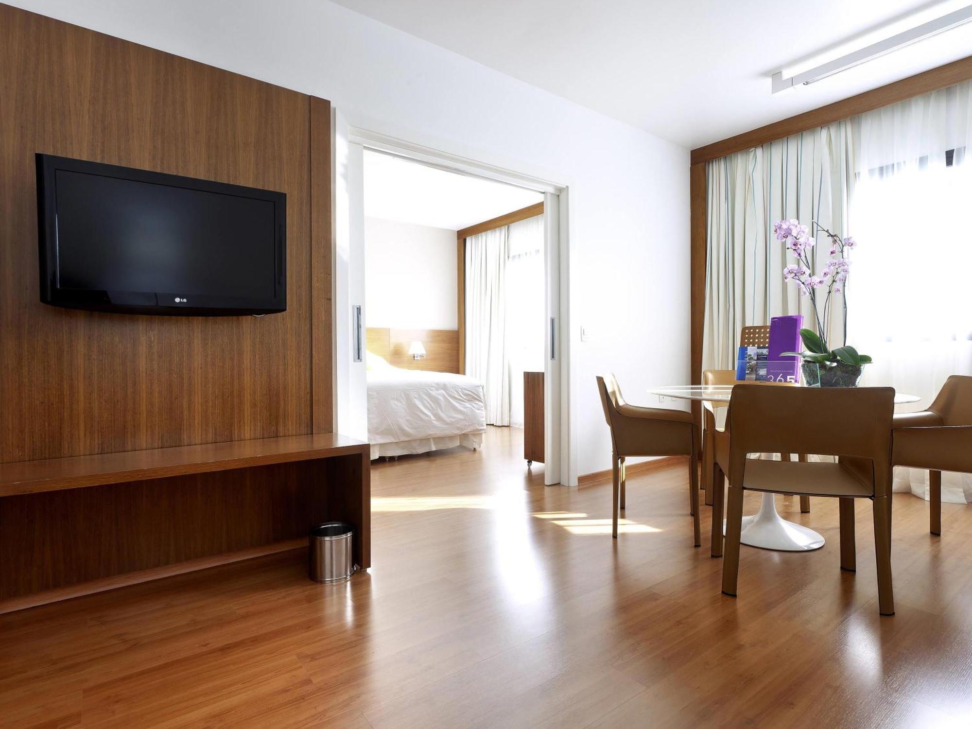 Superior Suite One King Bed