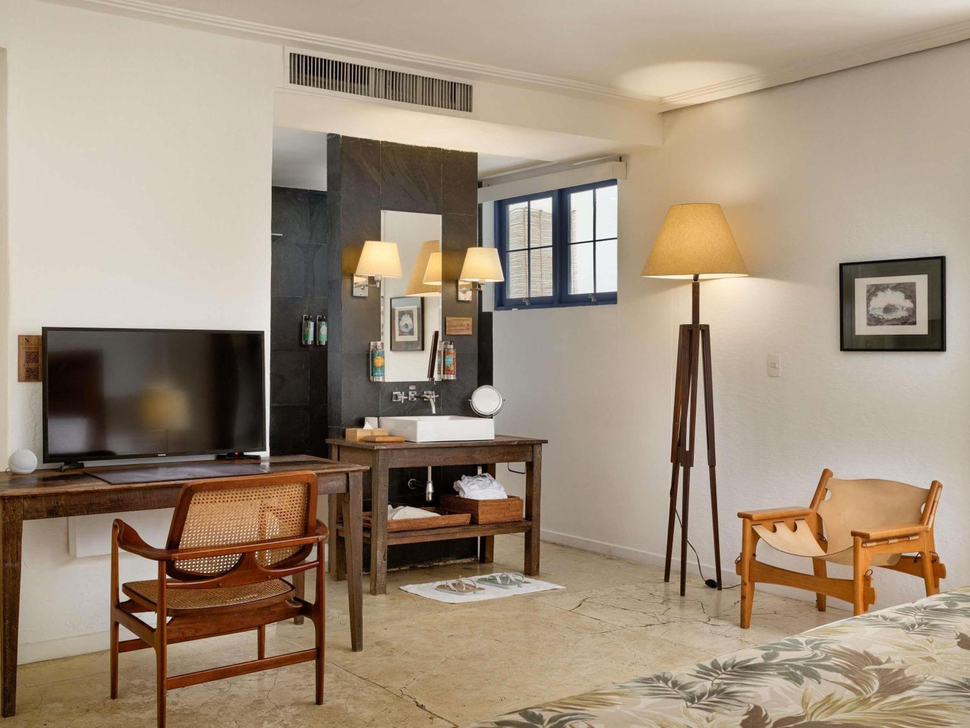 Junior King Suite Lounge View