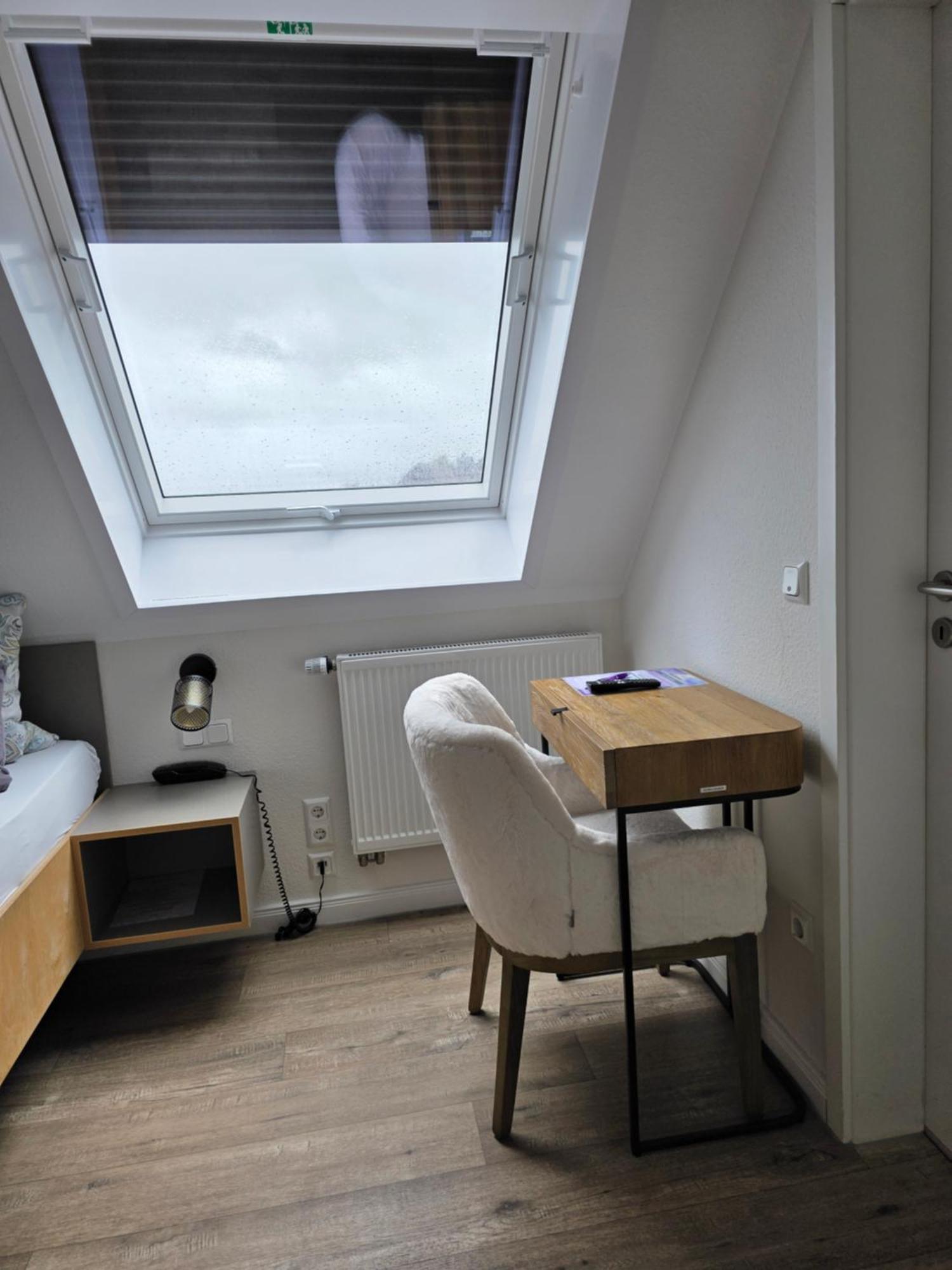 Kleines Doppelzimmer unterm Dach