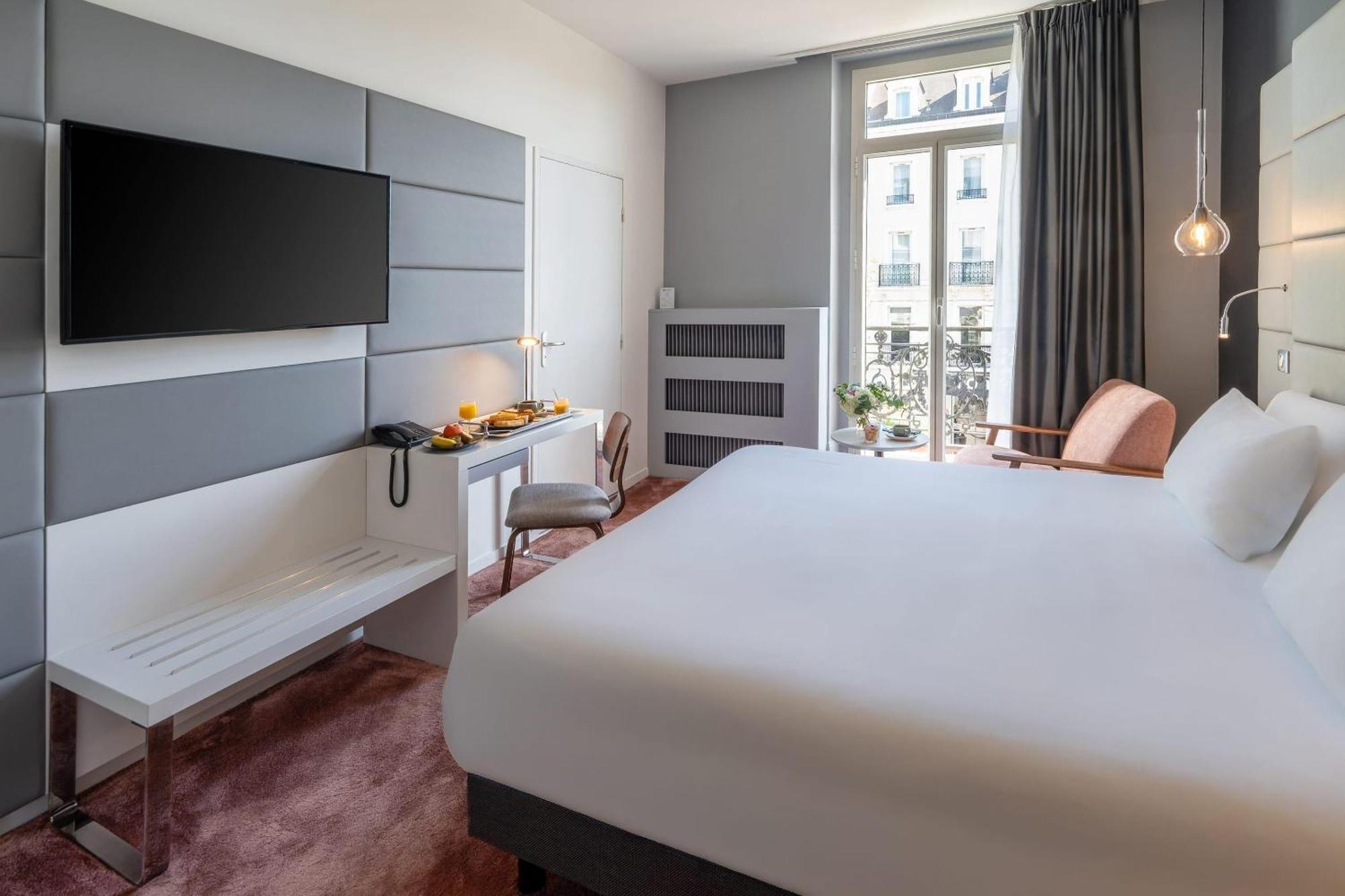 Standard Queen Room