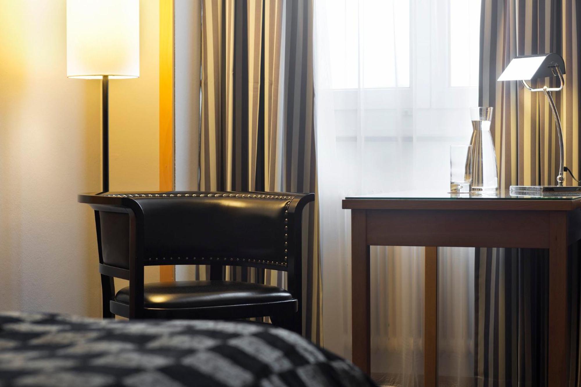 Standard Queen Room