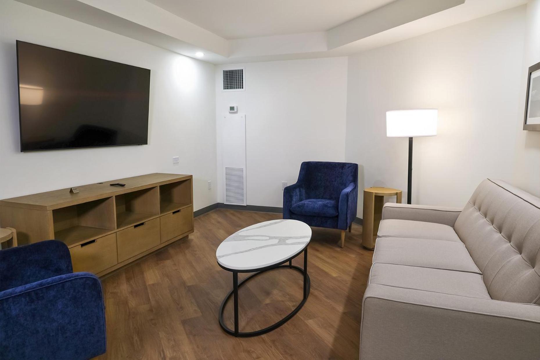 Deluxe Double Queen Suite