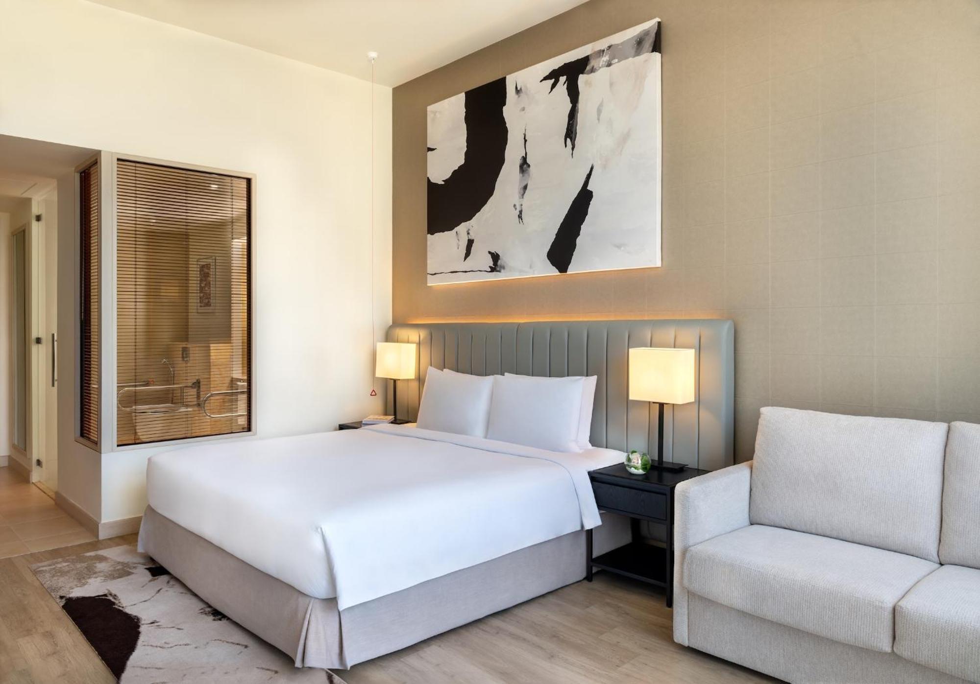Deluxe King Room Plaza View Theme Park Access or Accessible