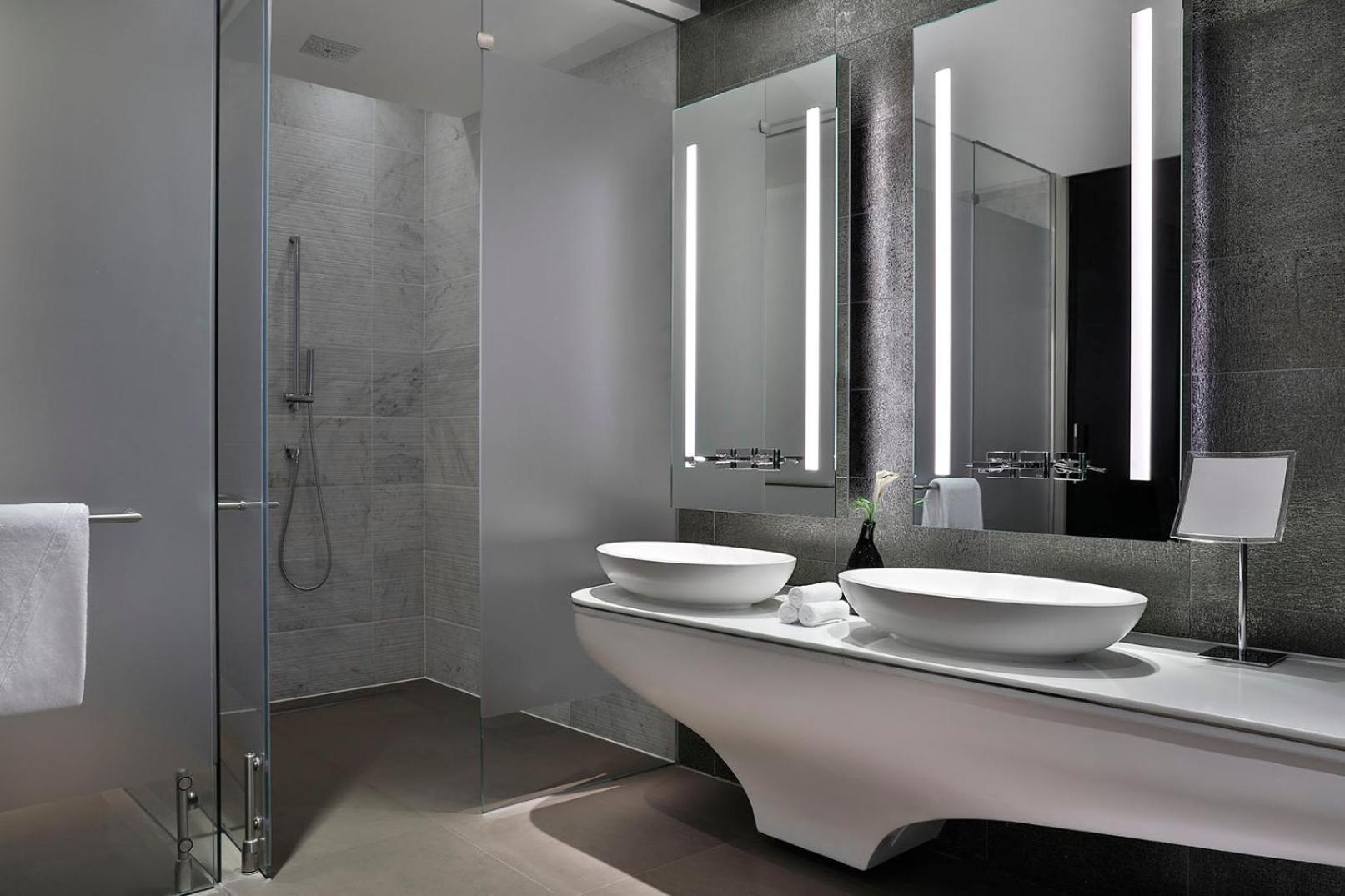 Superior Suite 1 Bedroom Suite 1 King Balcony Complimentary Yas Beach Access