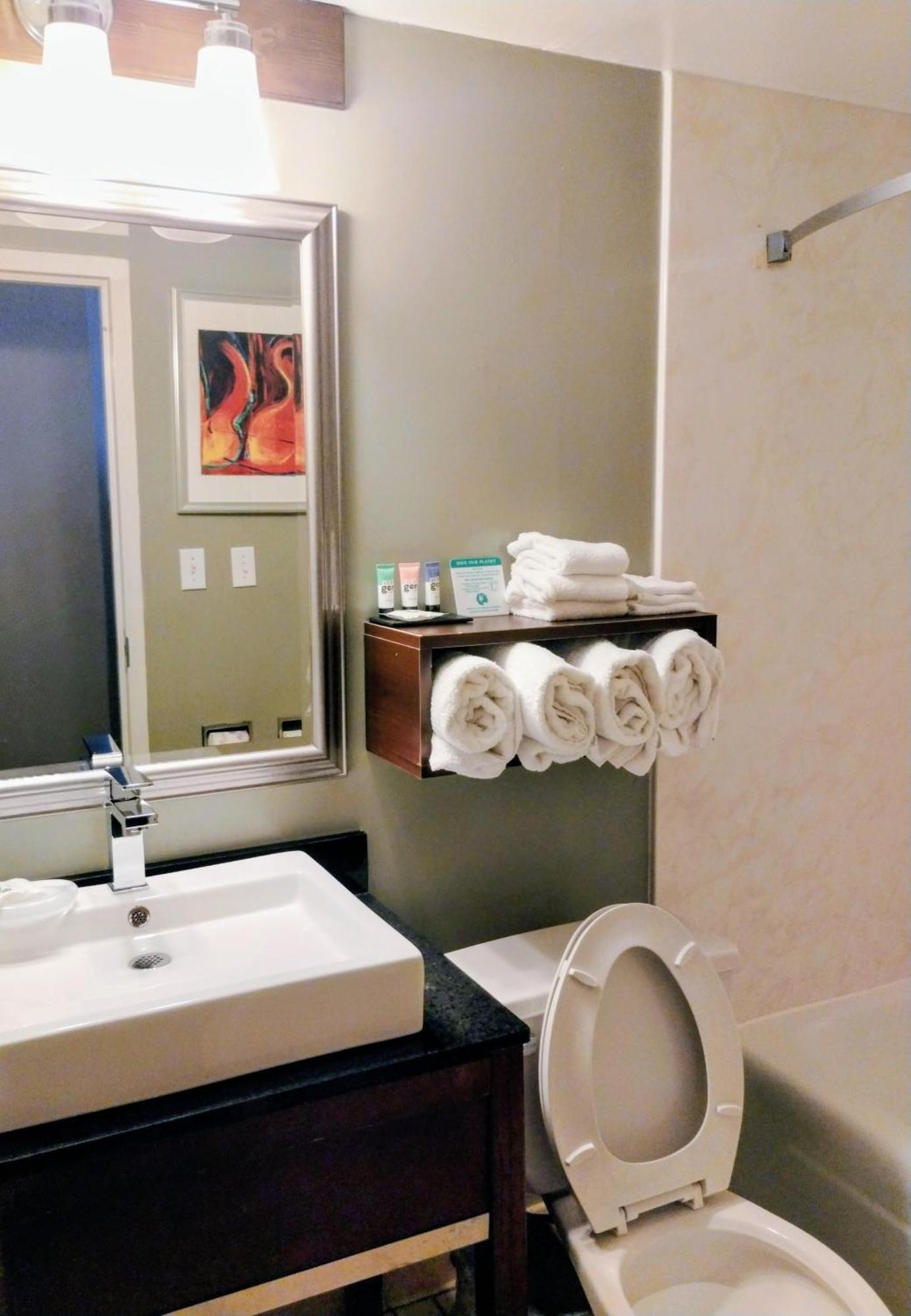 Deluxe Queen Room Two Queen Beds