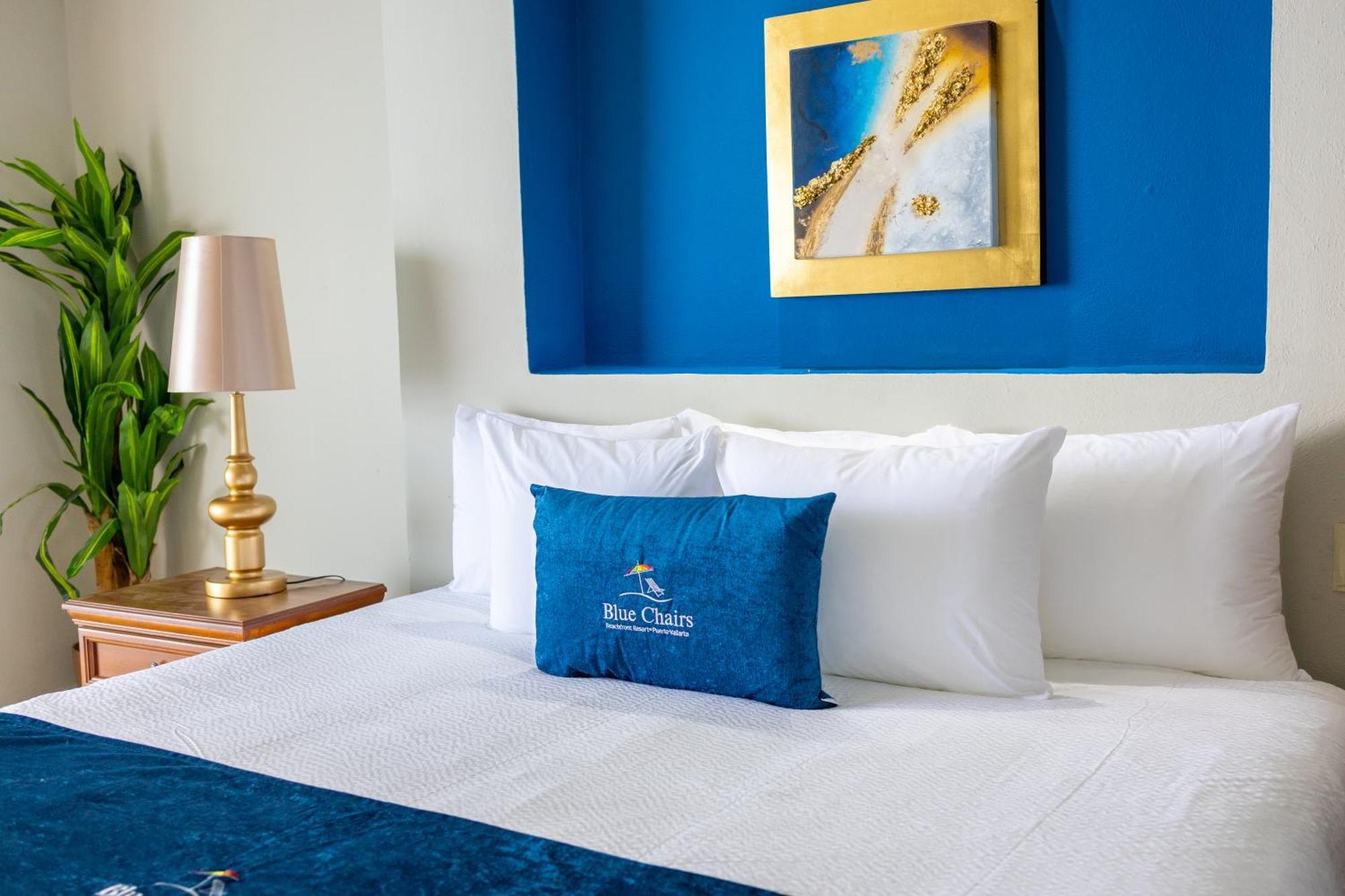 Blue Splendor Oceanfront King Bed