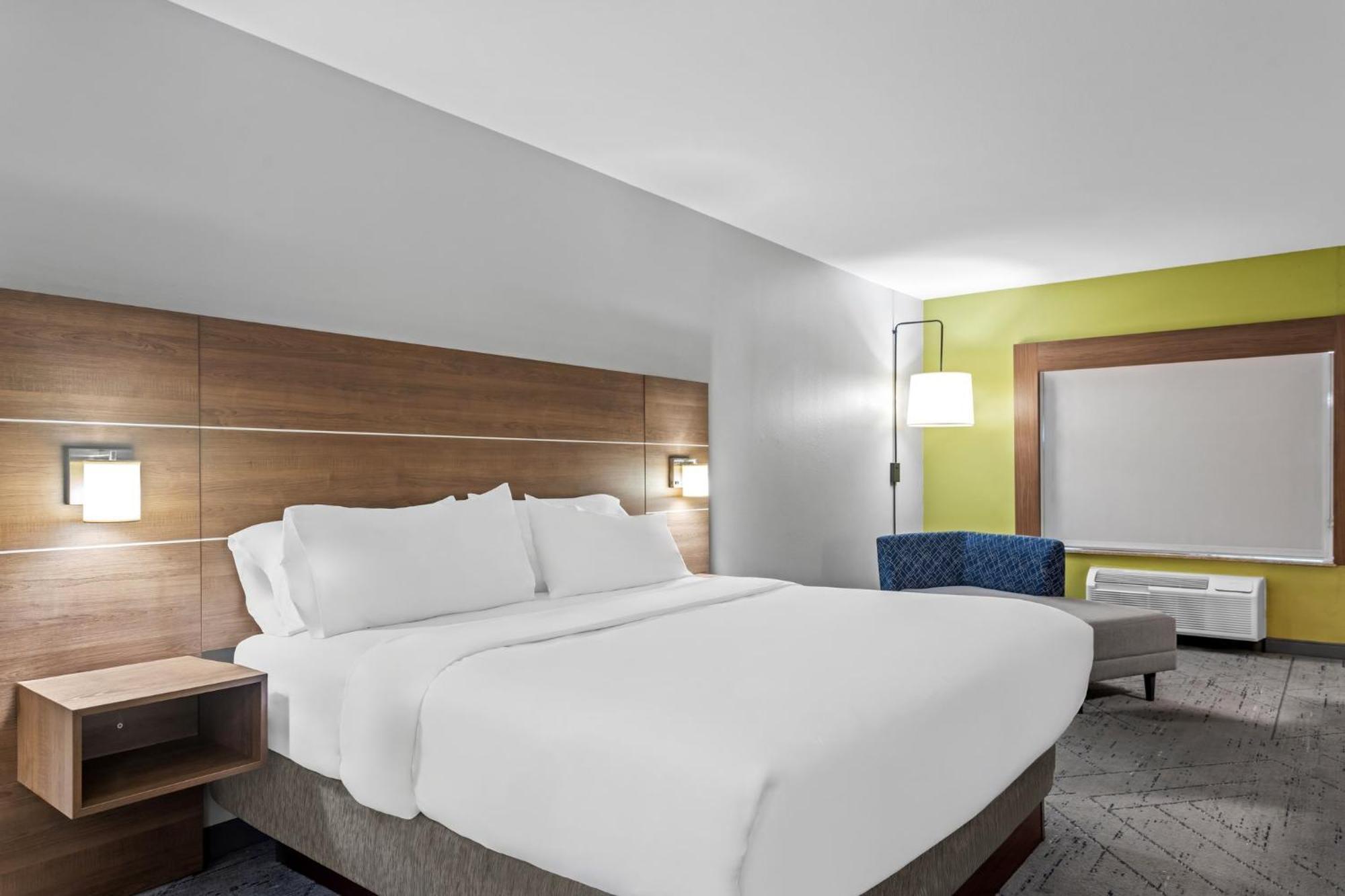 Standard King Room