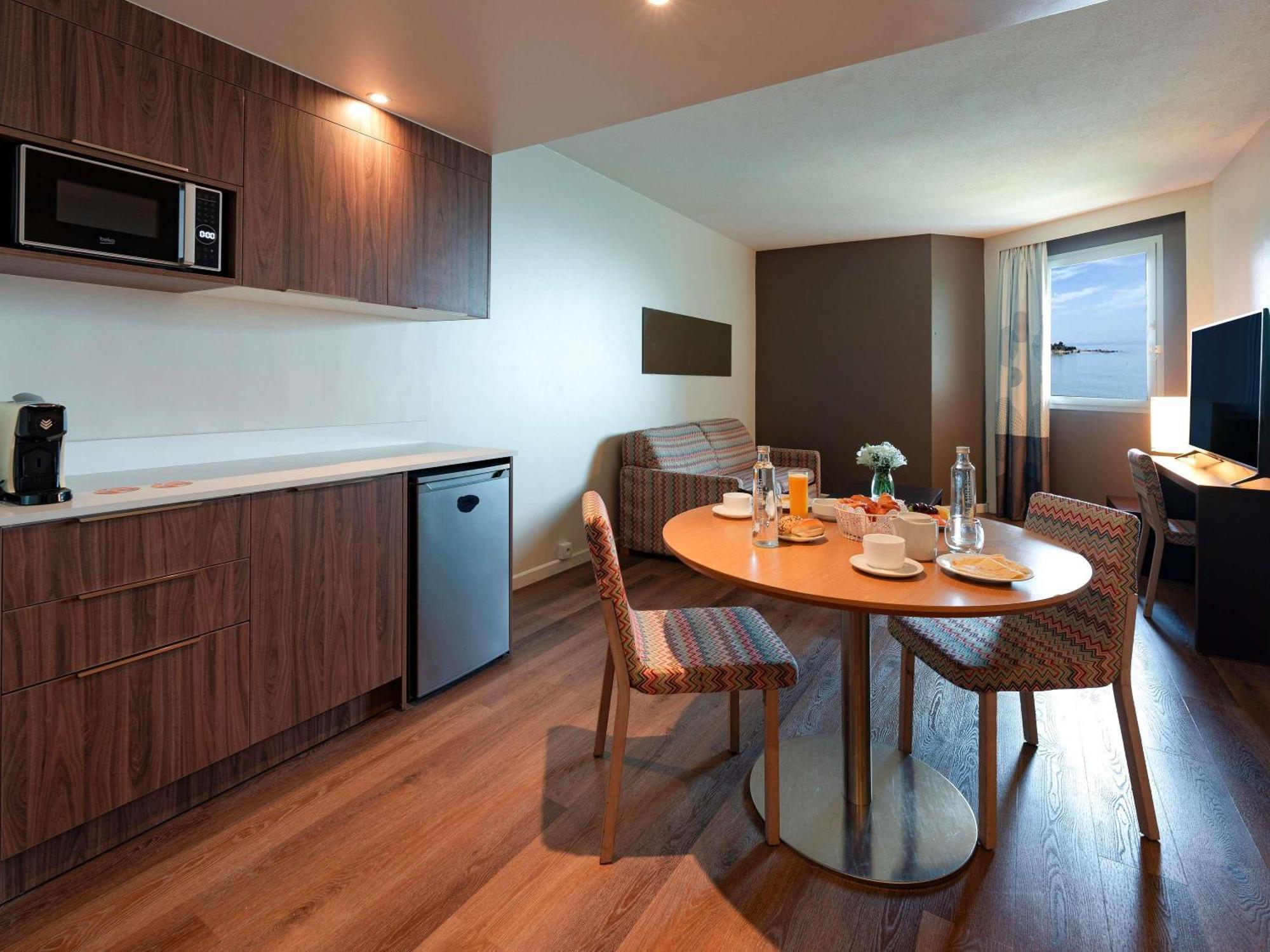 Junior Suite One Double Bed Ocean Side