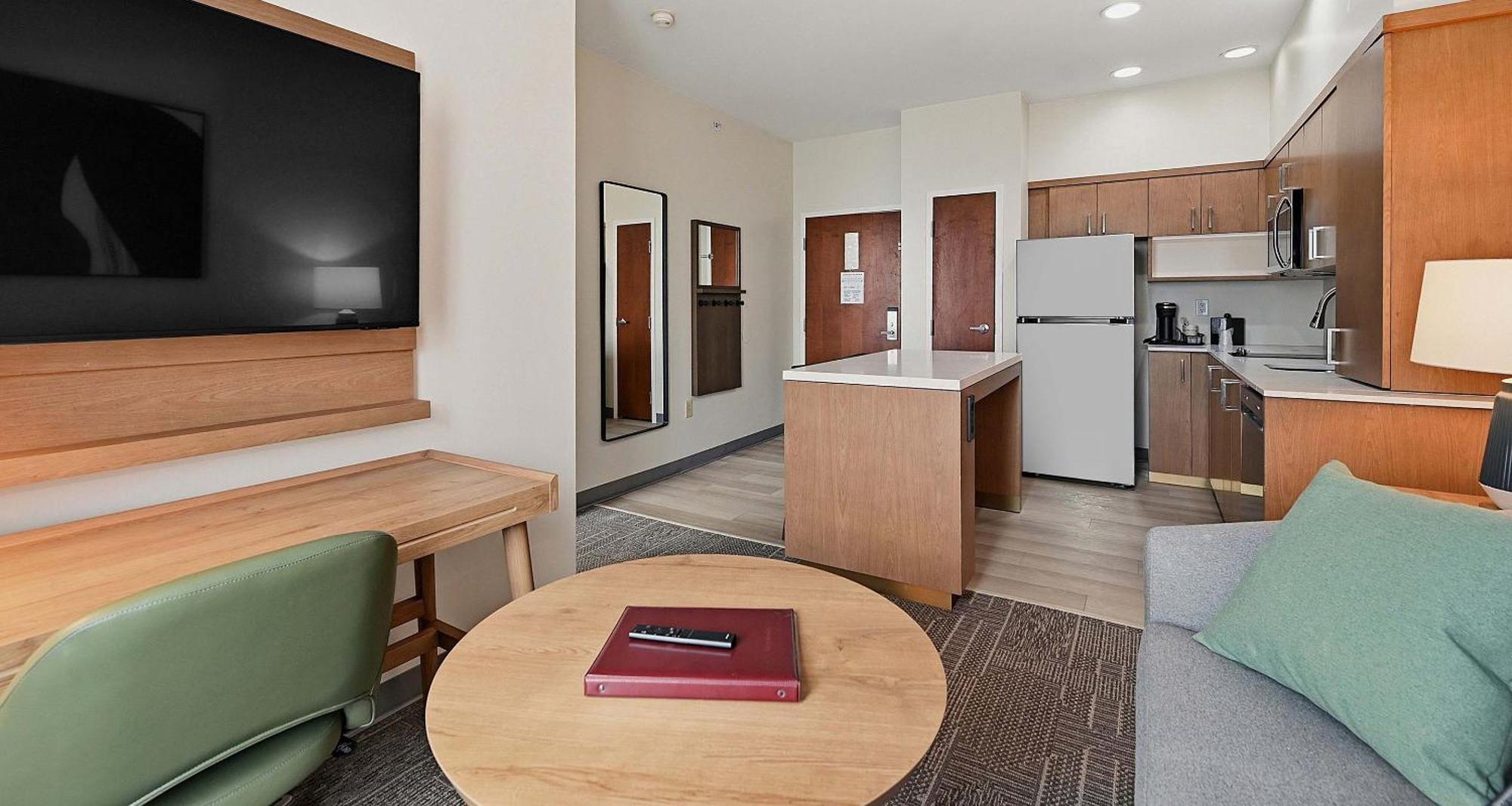 King Suite Sofa Kitchen Non-Smoking