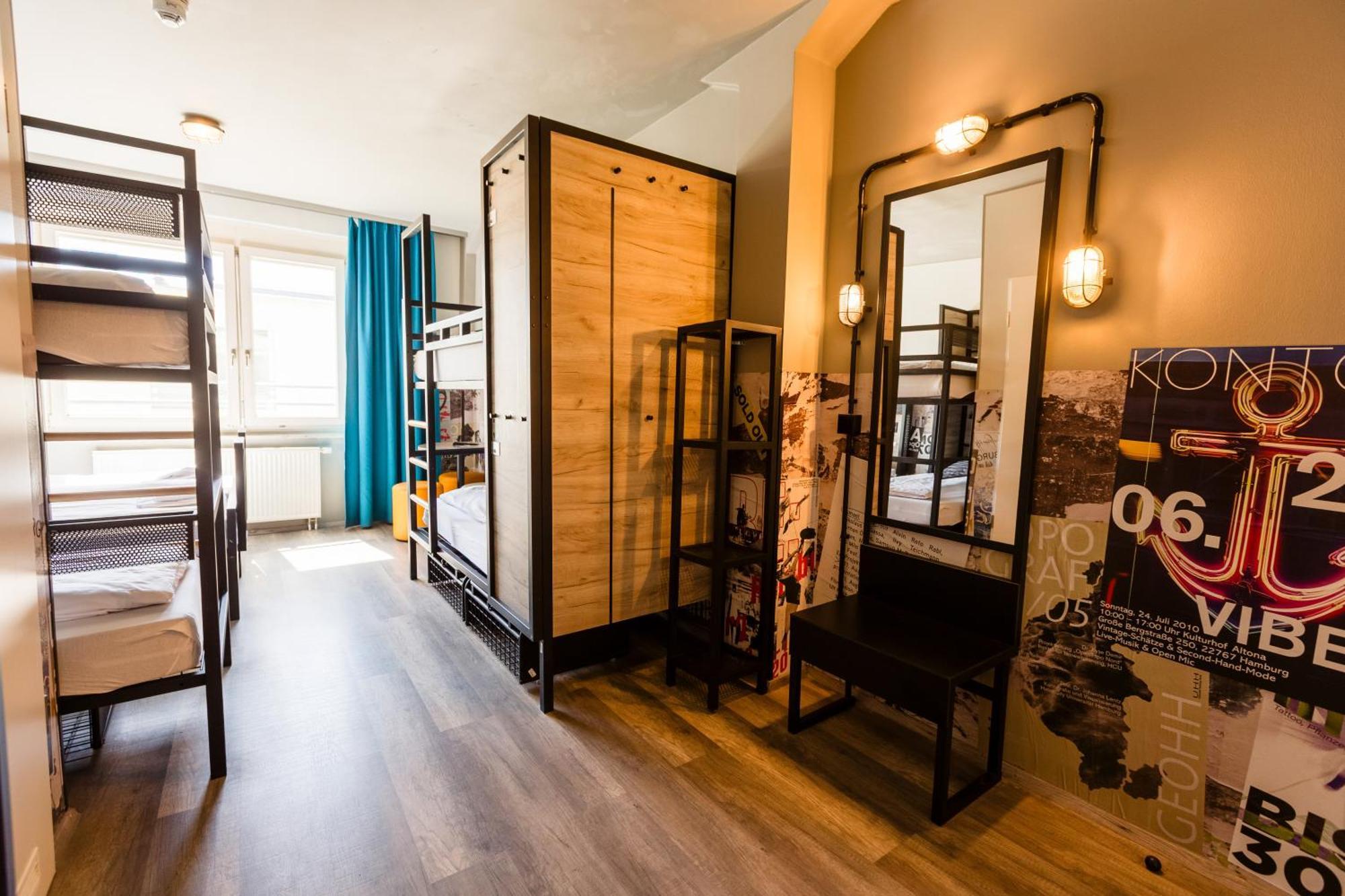 Bed 8-Bed Dormitory Room