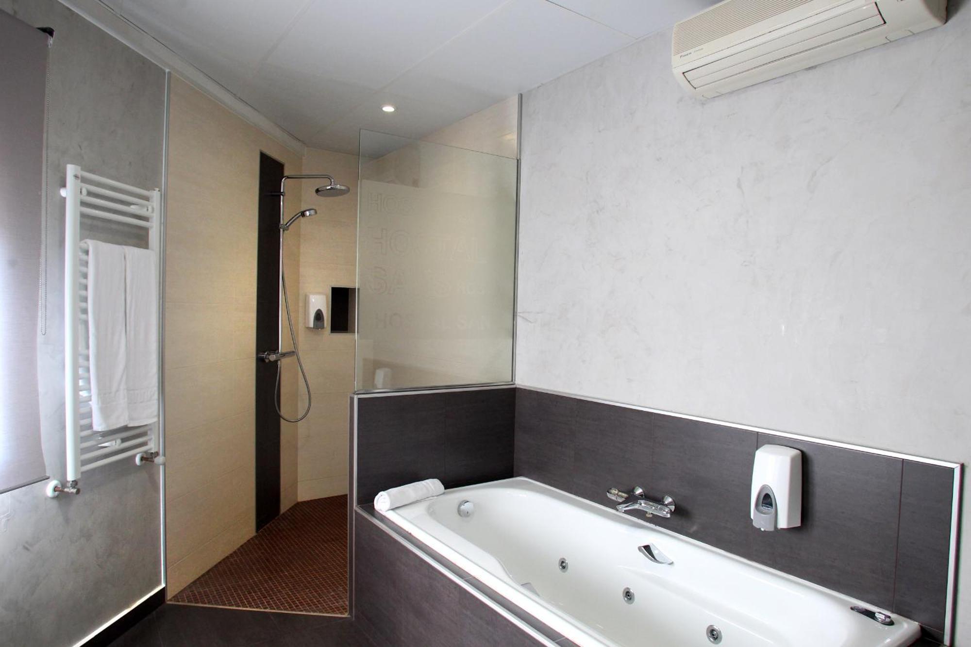Superior Double Room Hot Tub