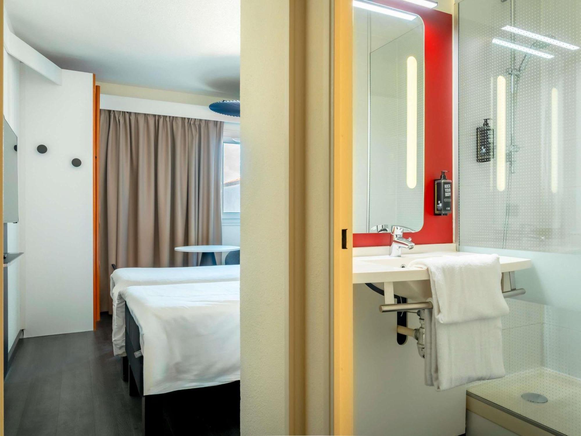 Standard Twin Room