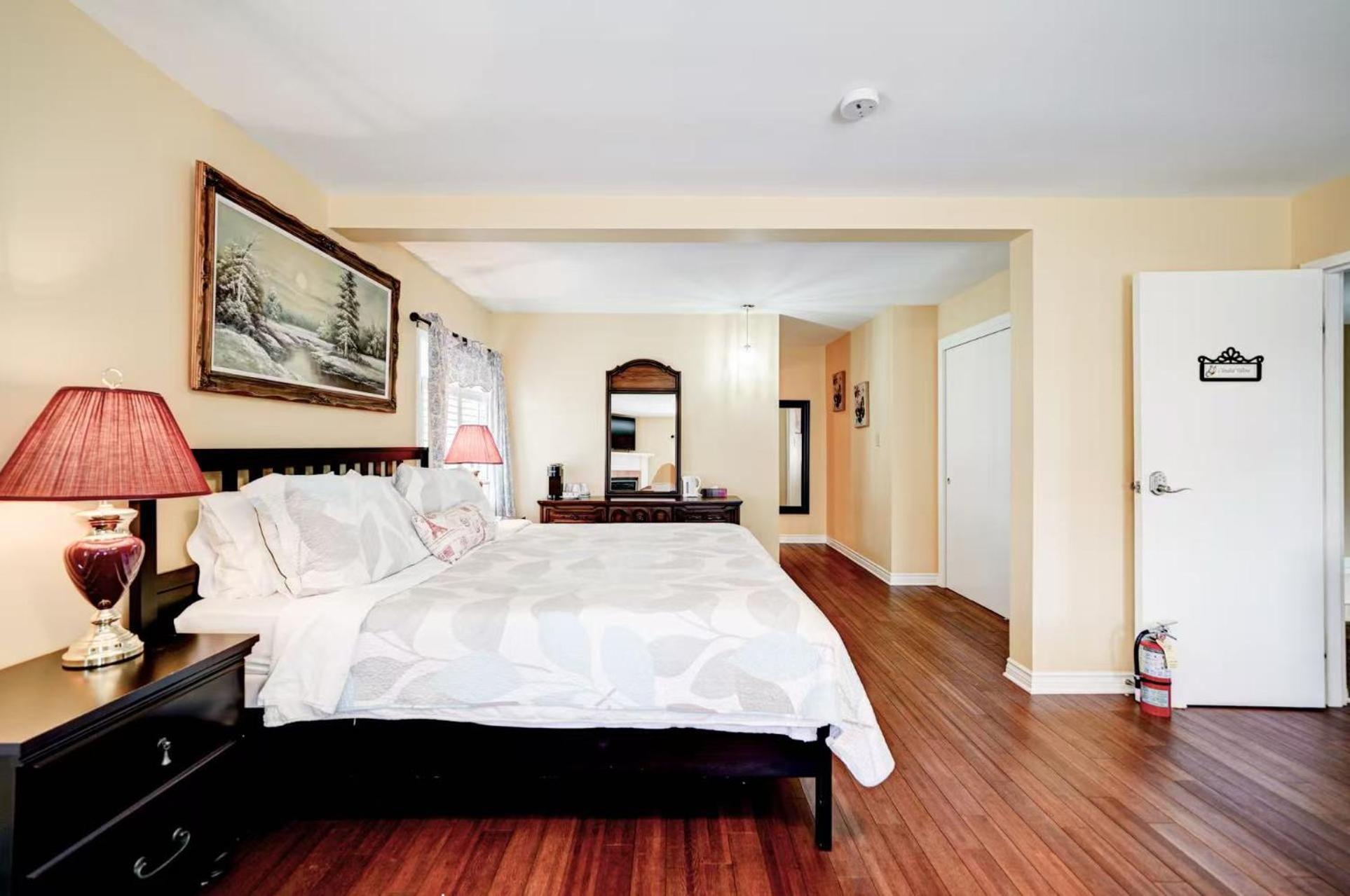 One-Bedroom Suite