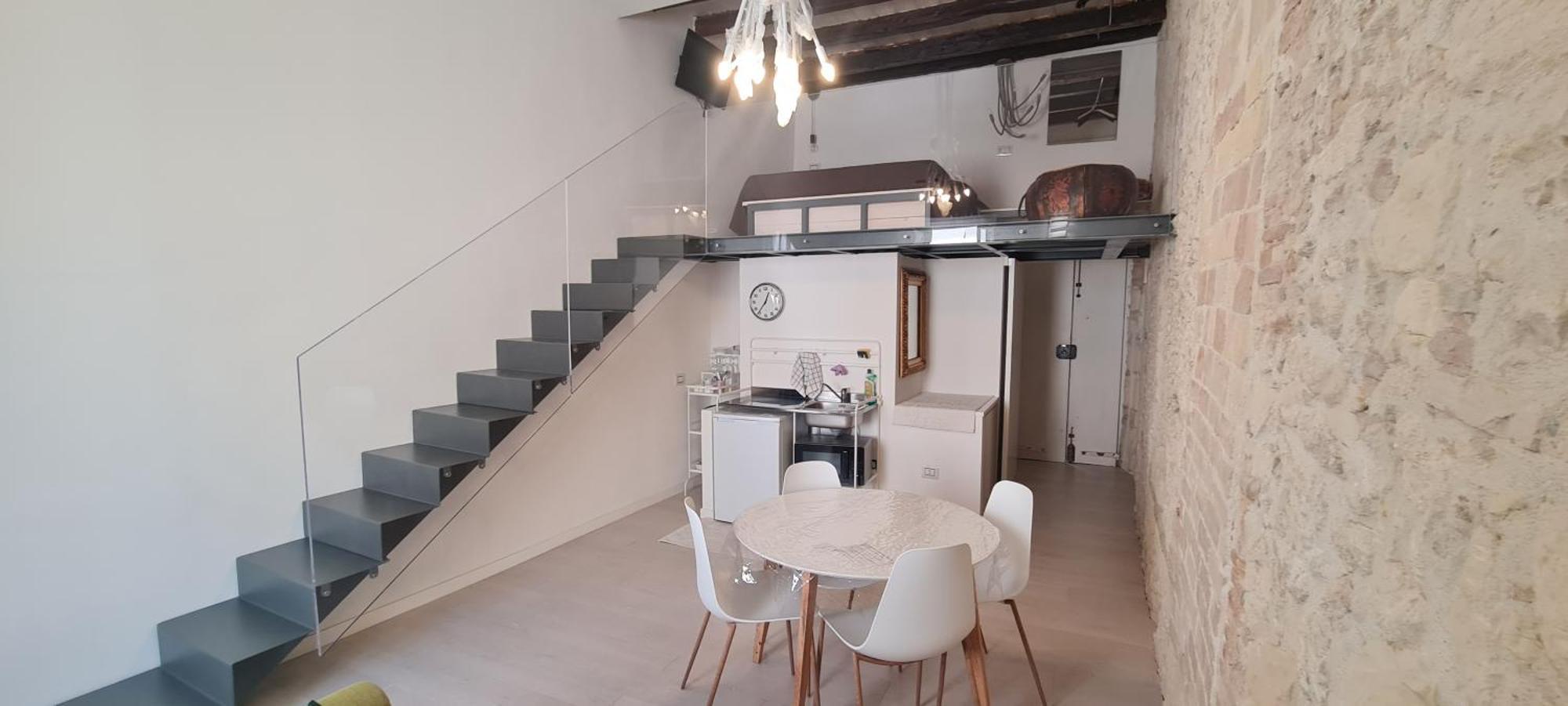 One-bedroom Loft Apartment