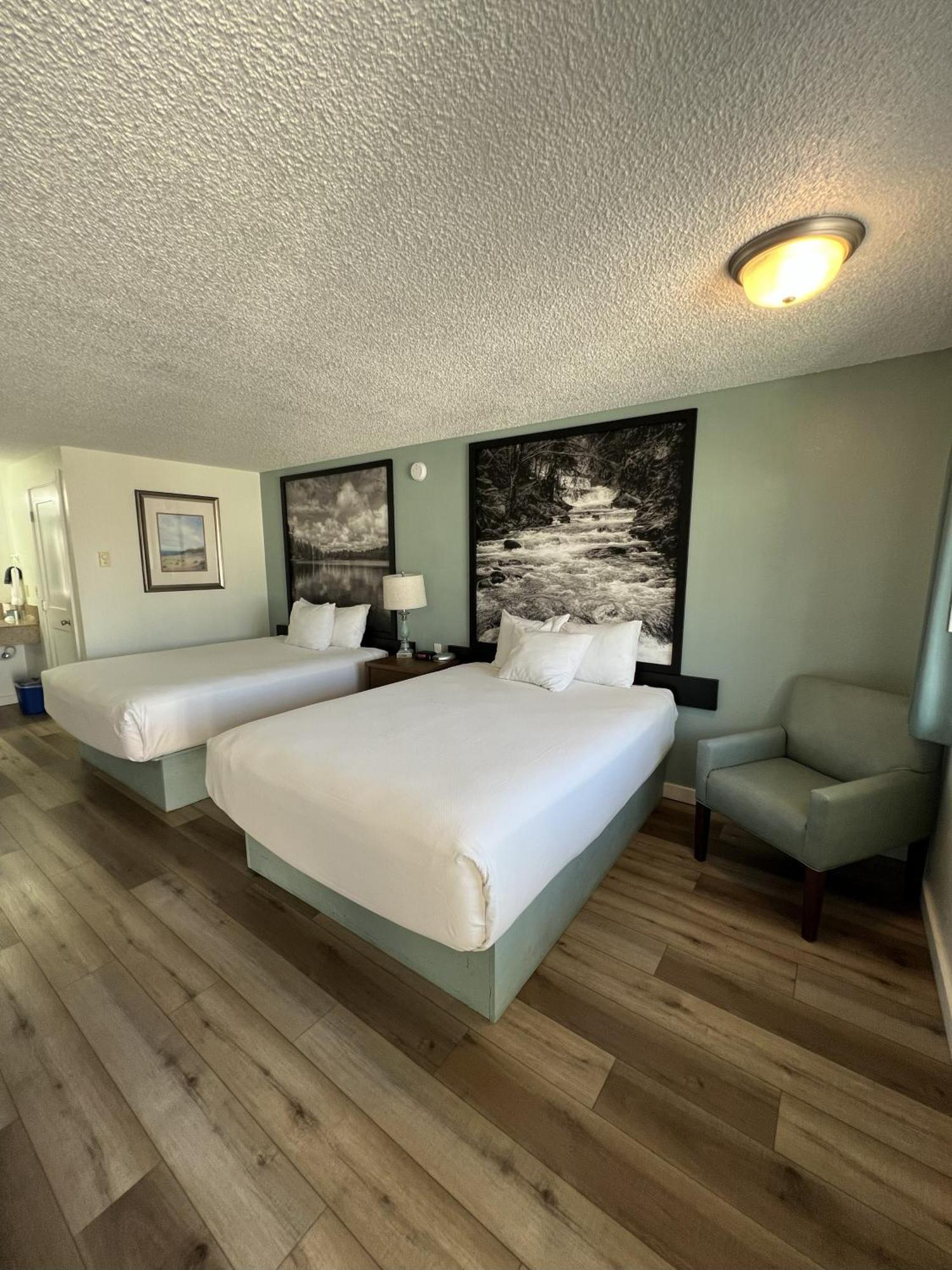 Queen Room Two Queen Beds Non-Smoking