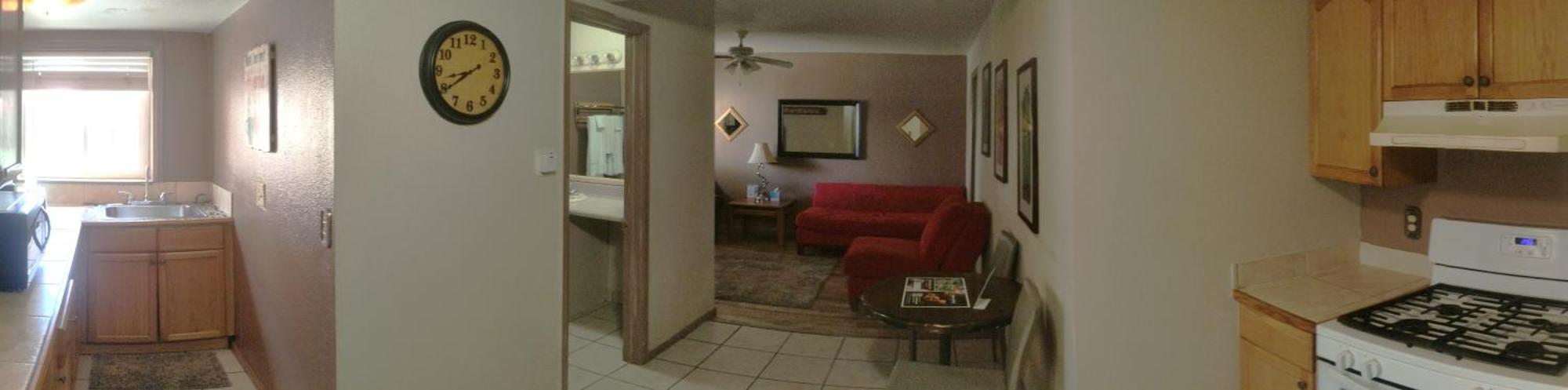 One-Bedroom Queen Suite