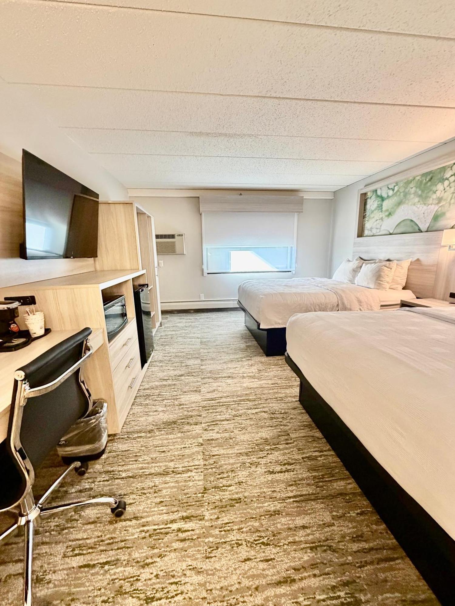 Queen Room Two Queen Beds Non Smoking