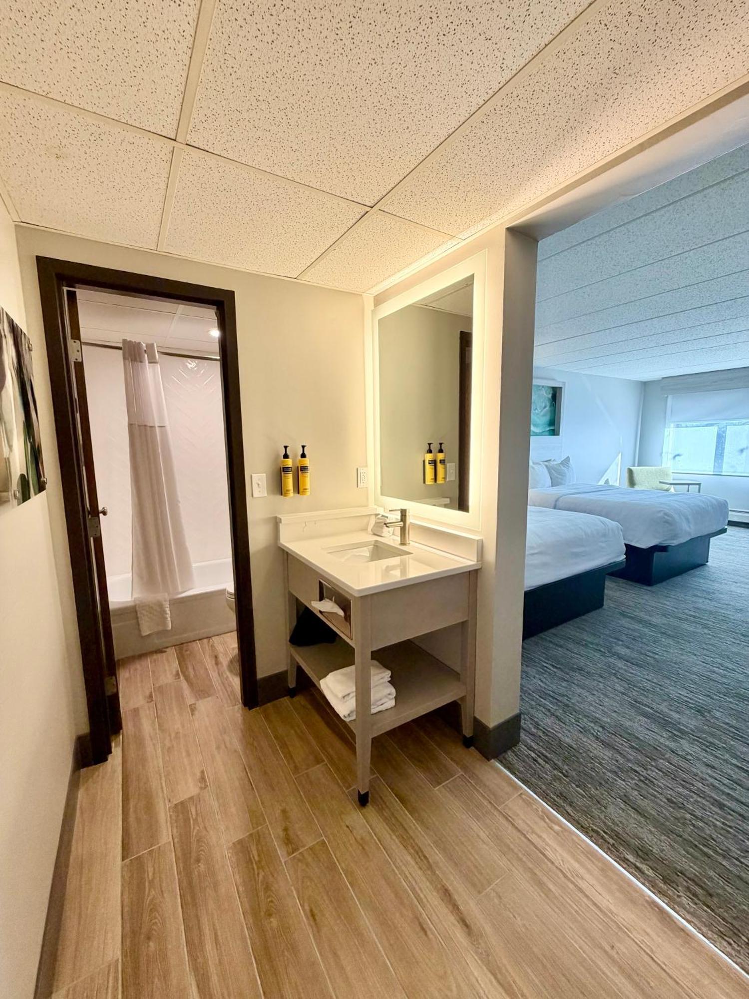 Queen Room Two Queen Beds Non Smoking