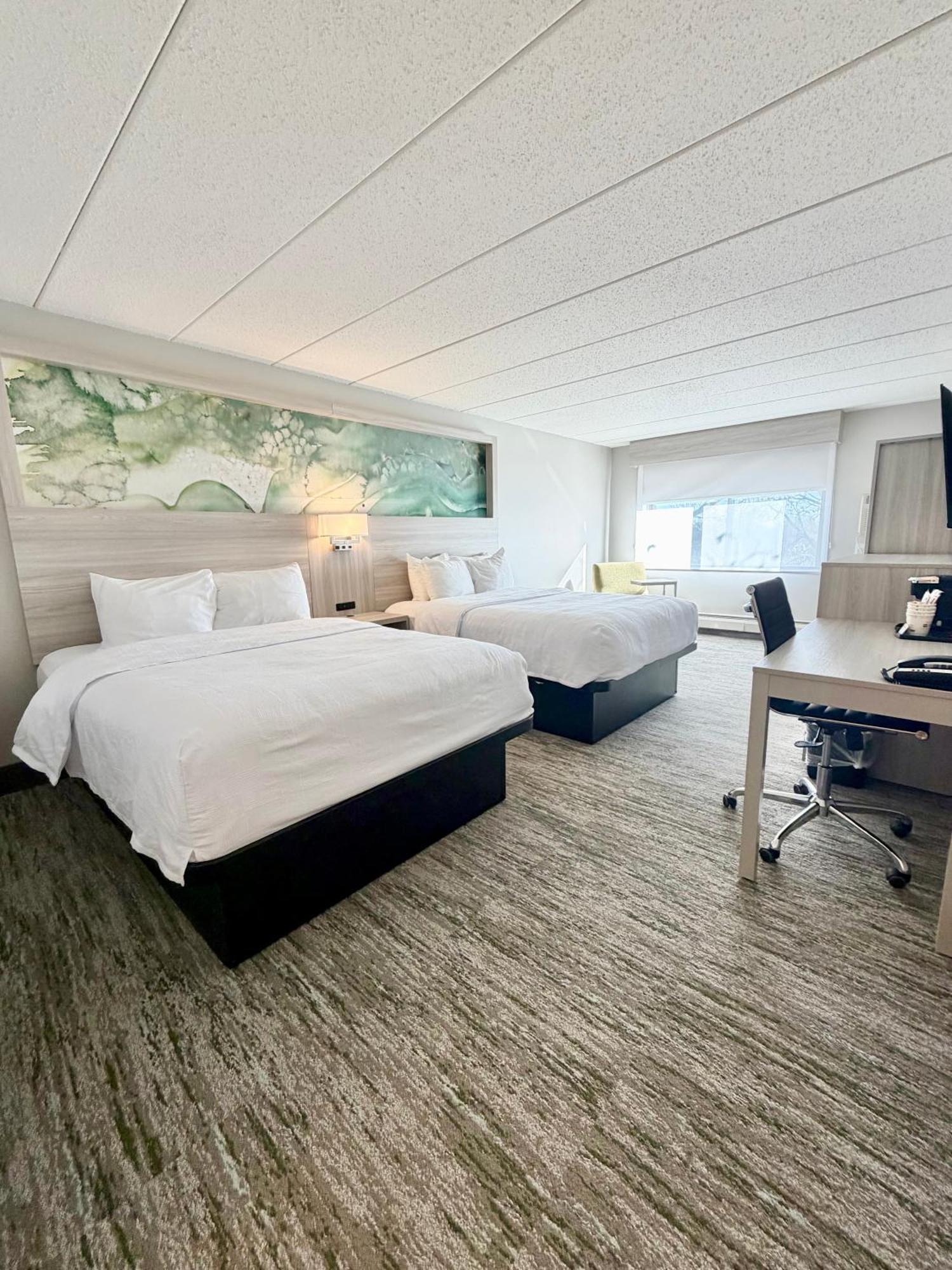 Queen Room Two Queen Beds Non Smoking